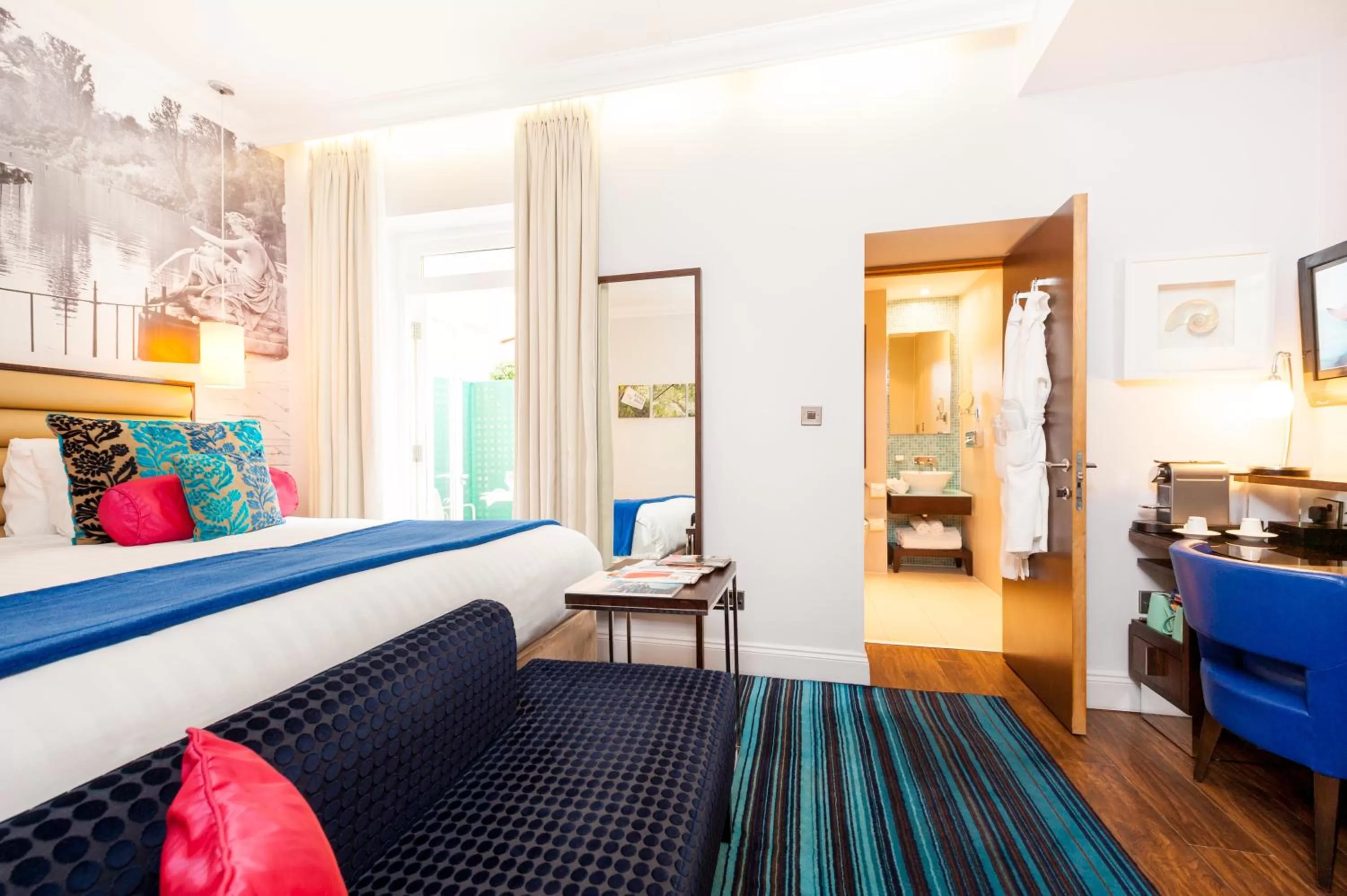 Superior Room with Patio in Hotel Indigo London Hyde Park Paddington, an IHG Hotel