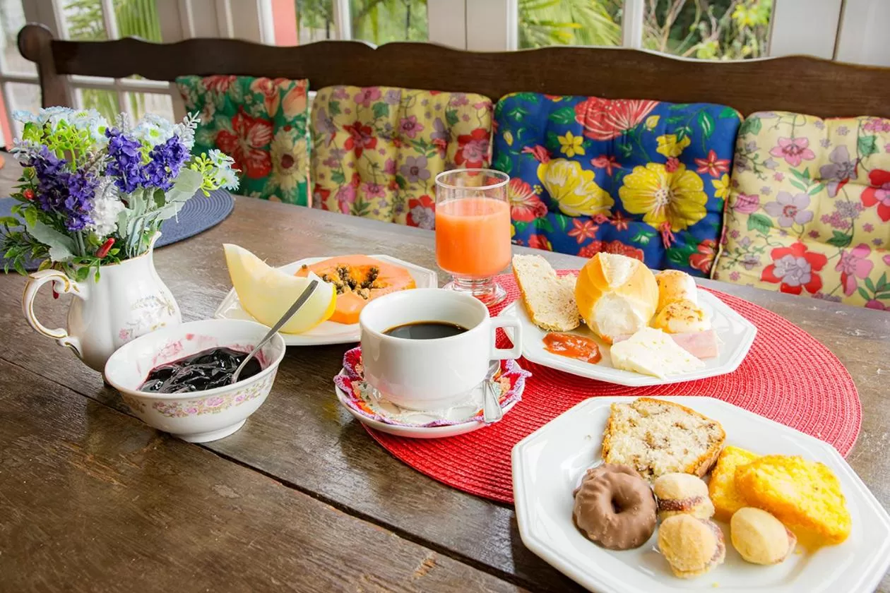 Breakfast in Pousada Dos Ofícios