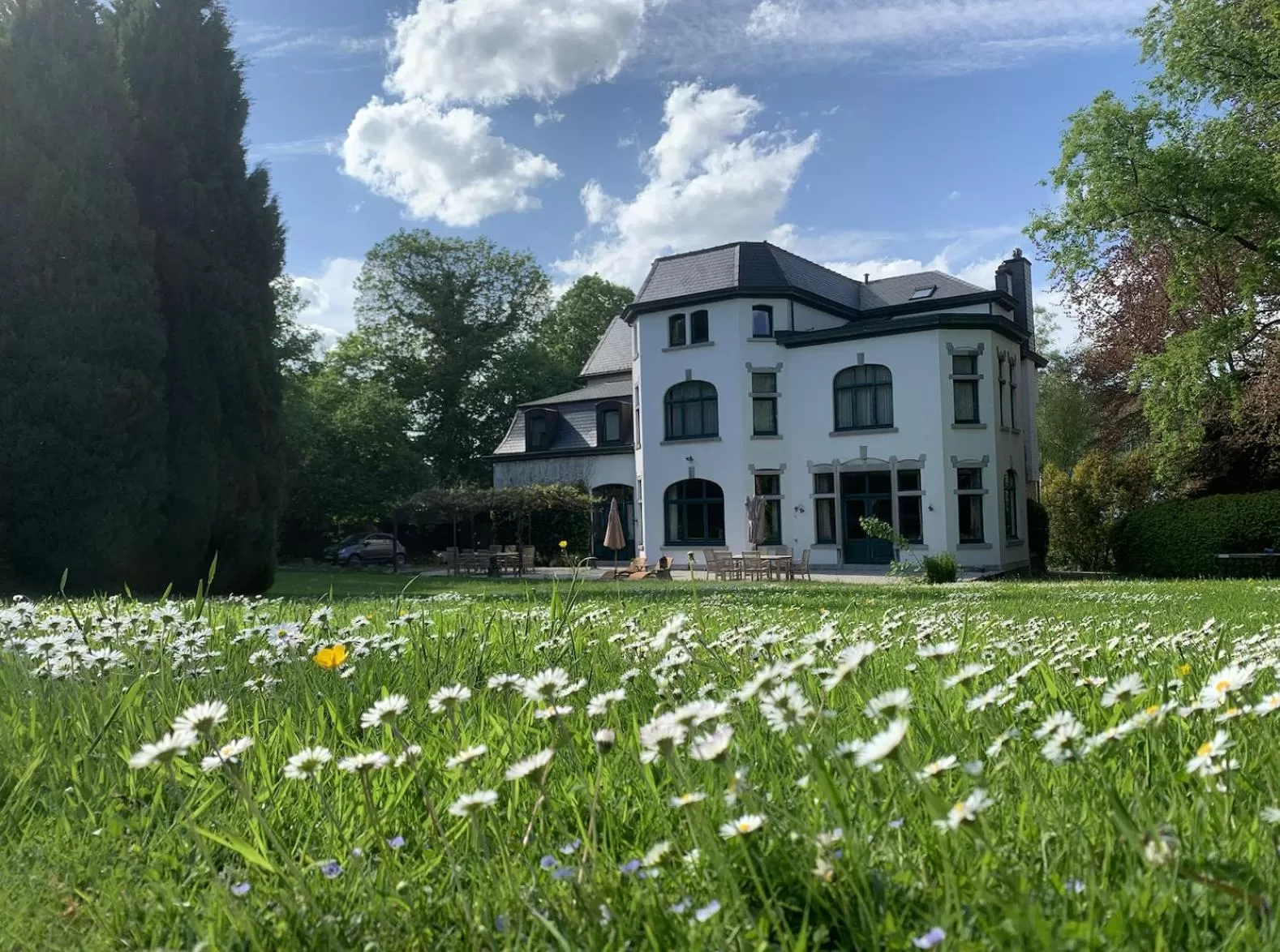 Garden, Property Building in L'Étape Fagnarde - Bed, Breakfast & Sauna