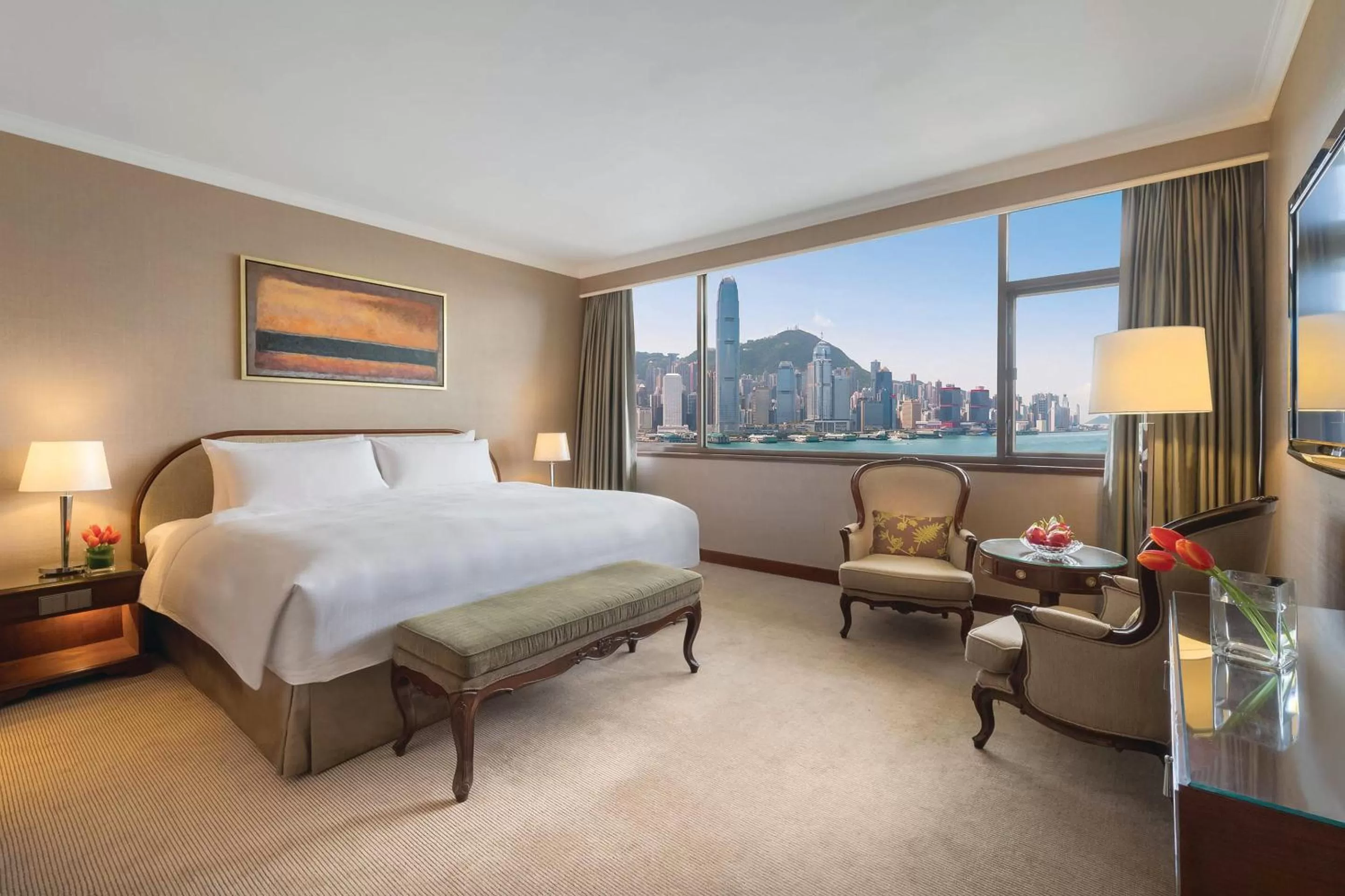 Photo of the whole room, Bed in Marco Polo Hongkong Hotel