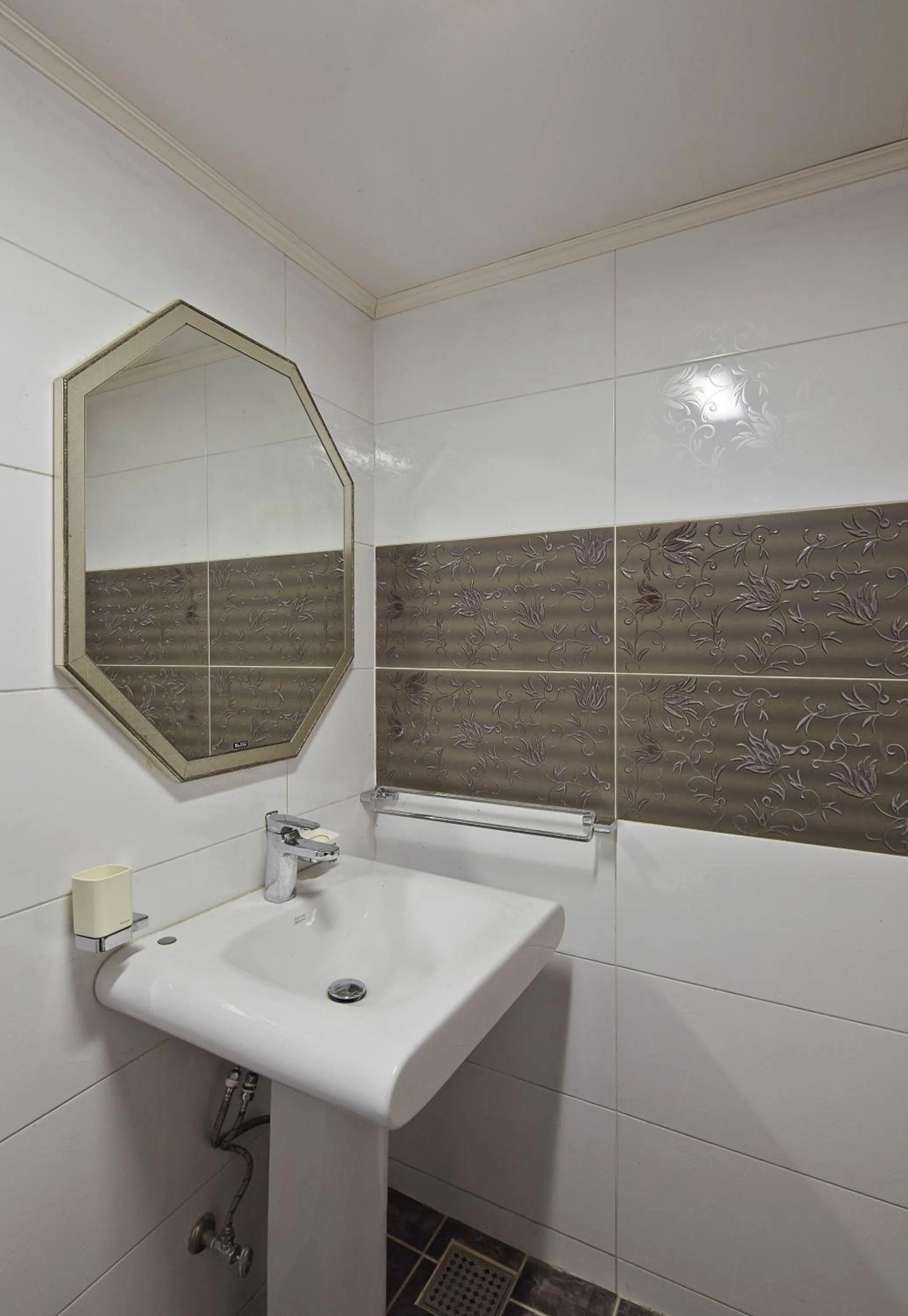 Toilet in Jiwoljang Guesthouse