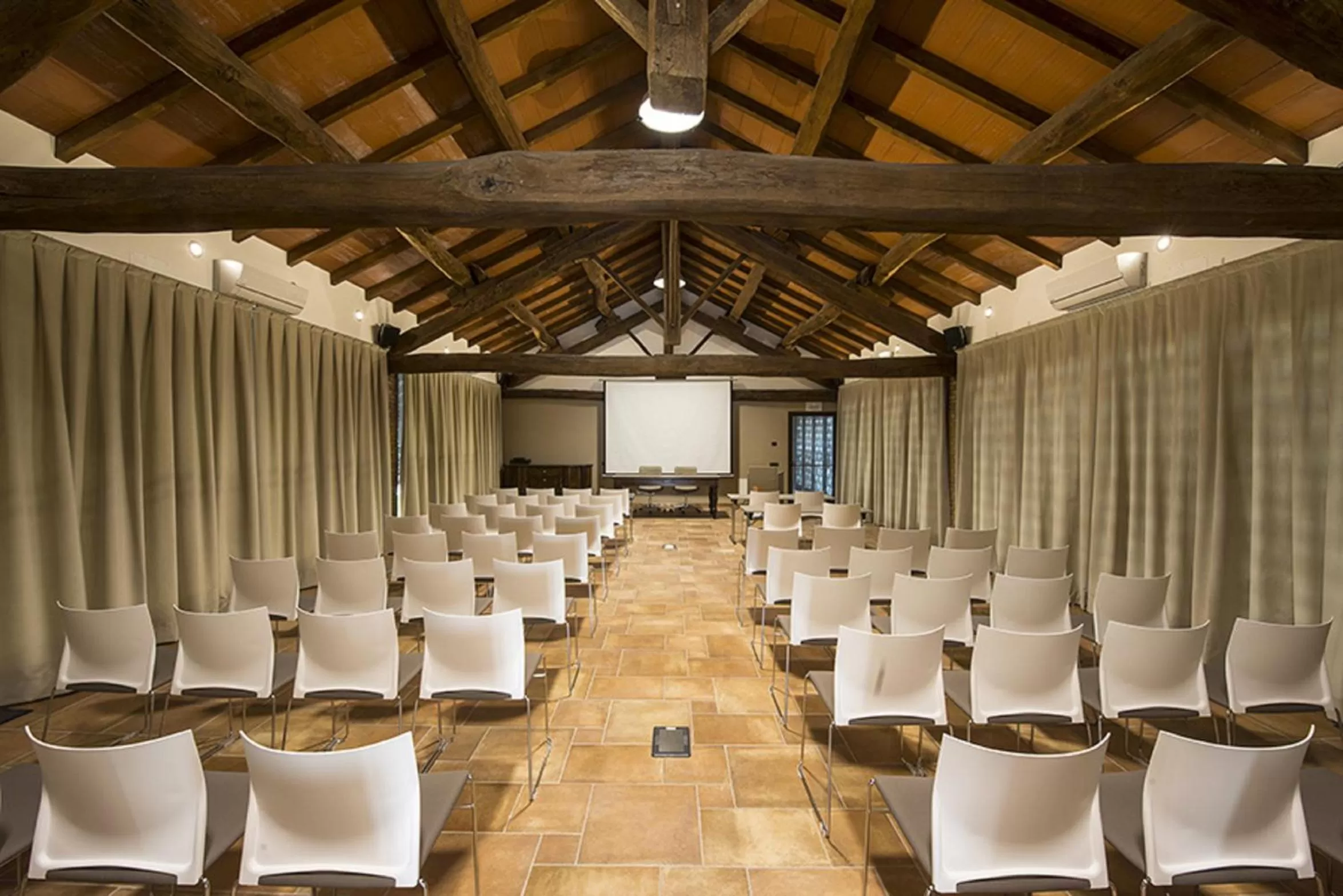 Meeting/conference room in Hotel Sesmones