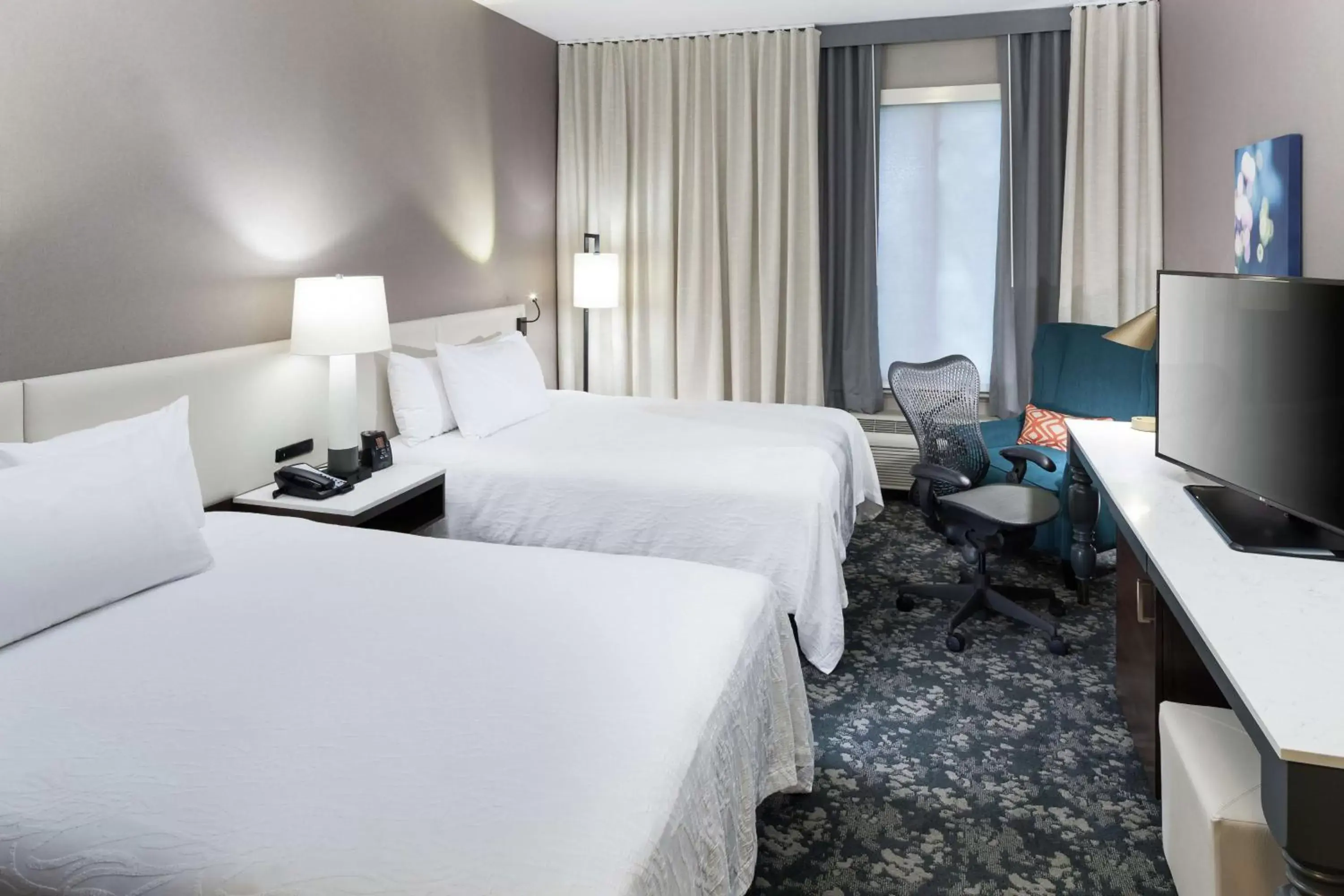 Premium Queen Room with Two Queen Beds in Hilton Garden Inn Sacramento/South Natomas Premium Queen Room with Two Queen Beds in Hilton Garden Inn Sacramento/South Natomas