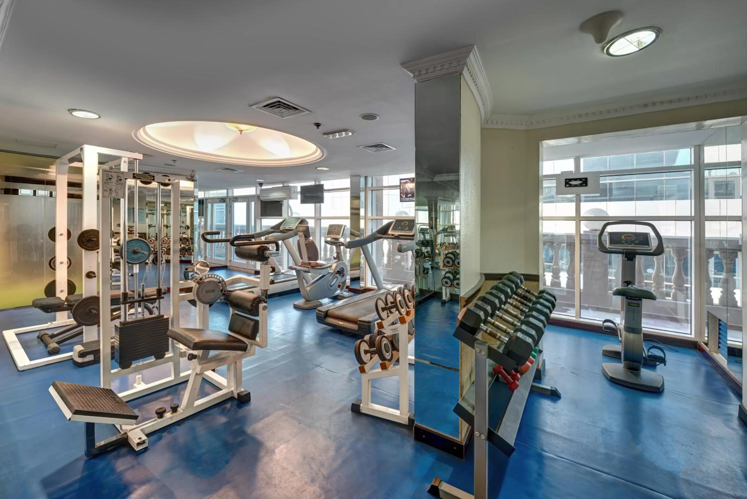 Fitness centre/facilities in Emirates Grand Hotel