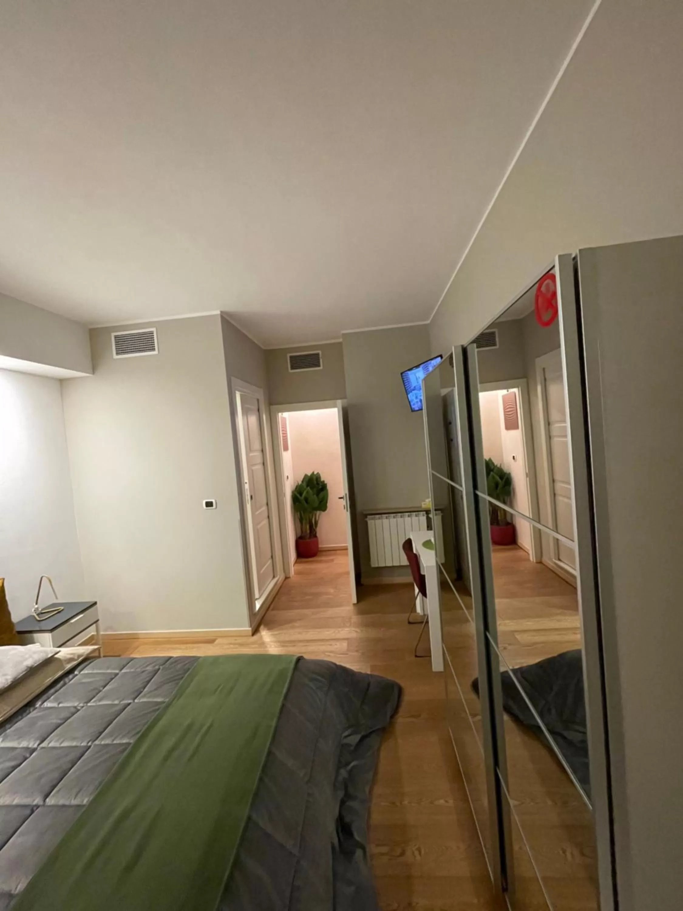 Bed in Smart-House Rent-Rooms FREE PARKING