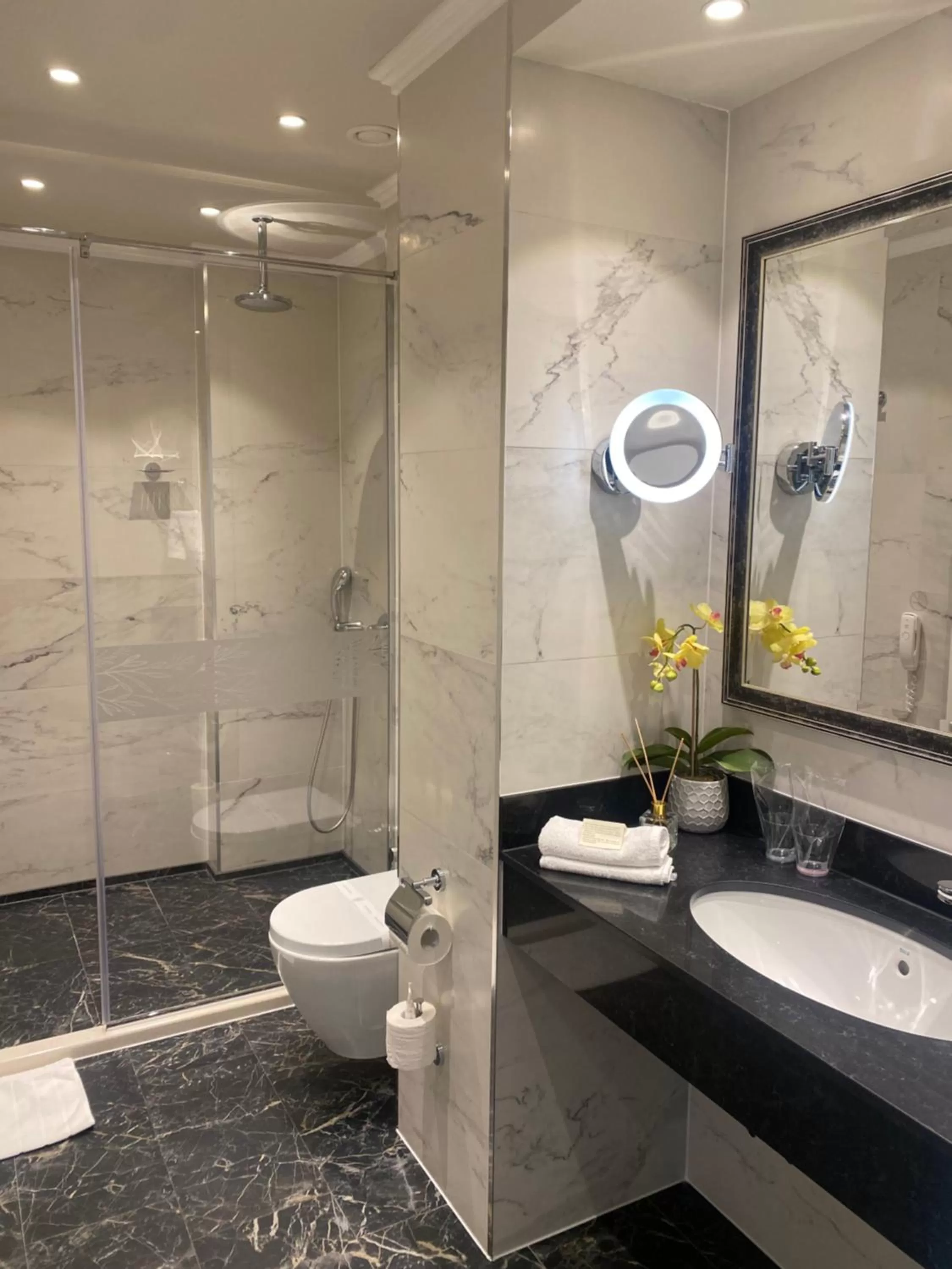 Bathroom in Hotel Residence Promenade