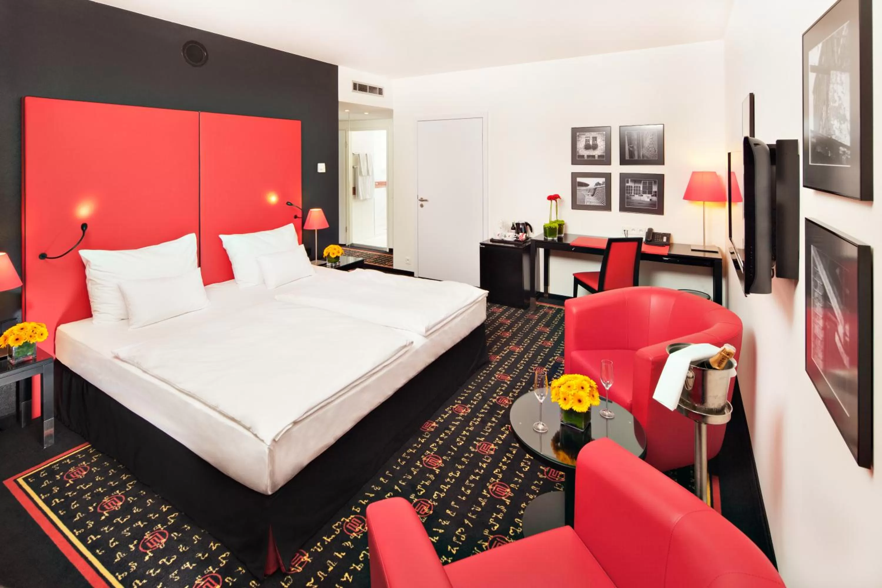 Photo of the whole room, Bed in Vienna House Easy by Wyndham Katowice