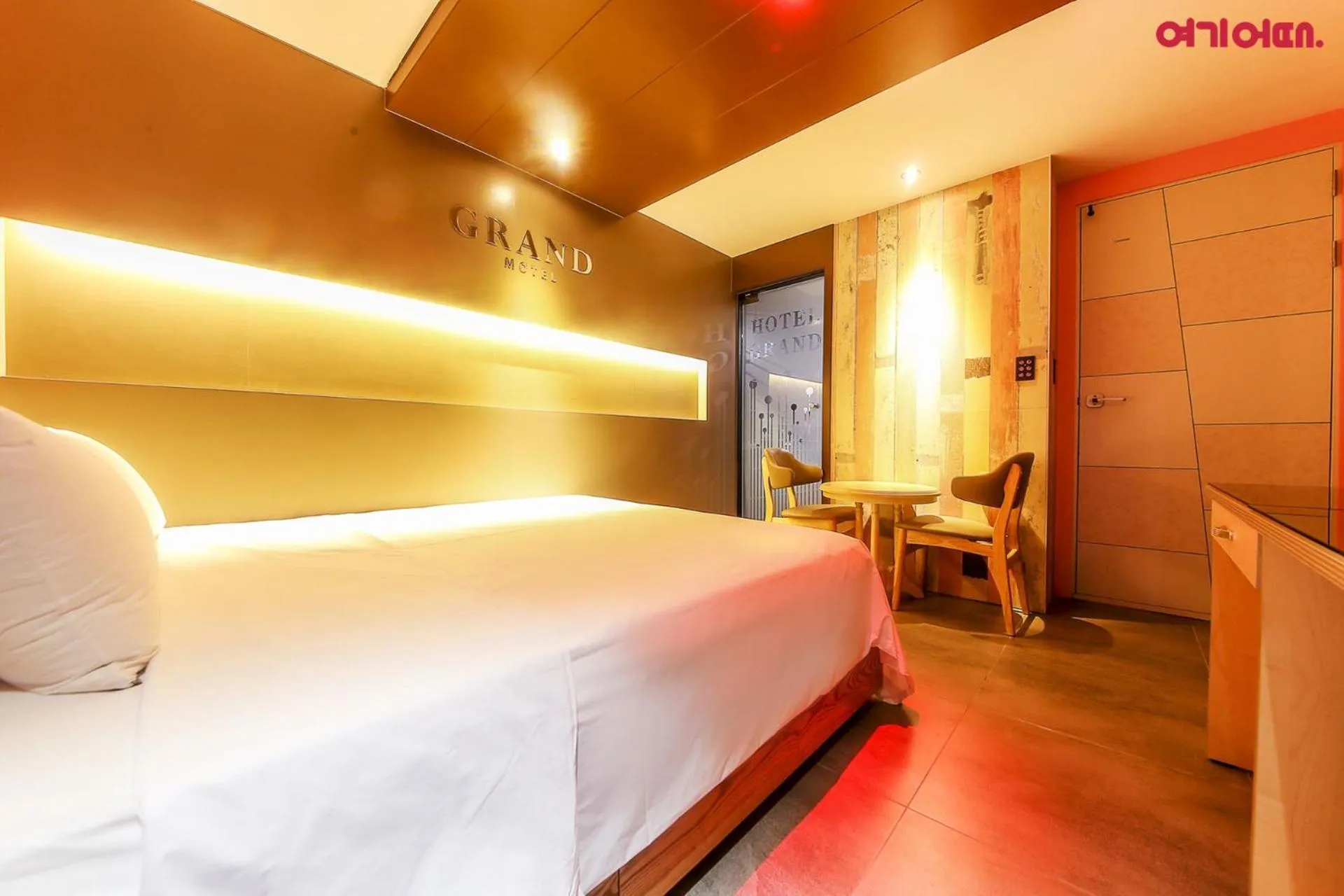 Photo of the whole room in Goodstay Grand Motel Chuncheon