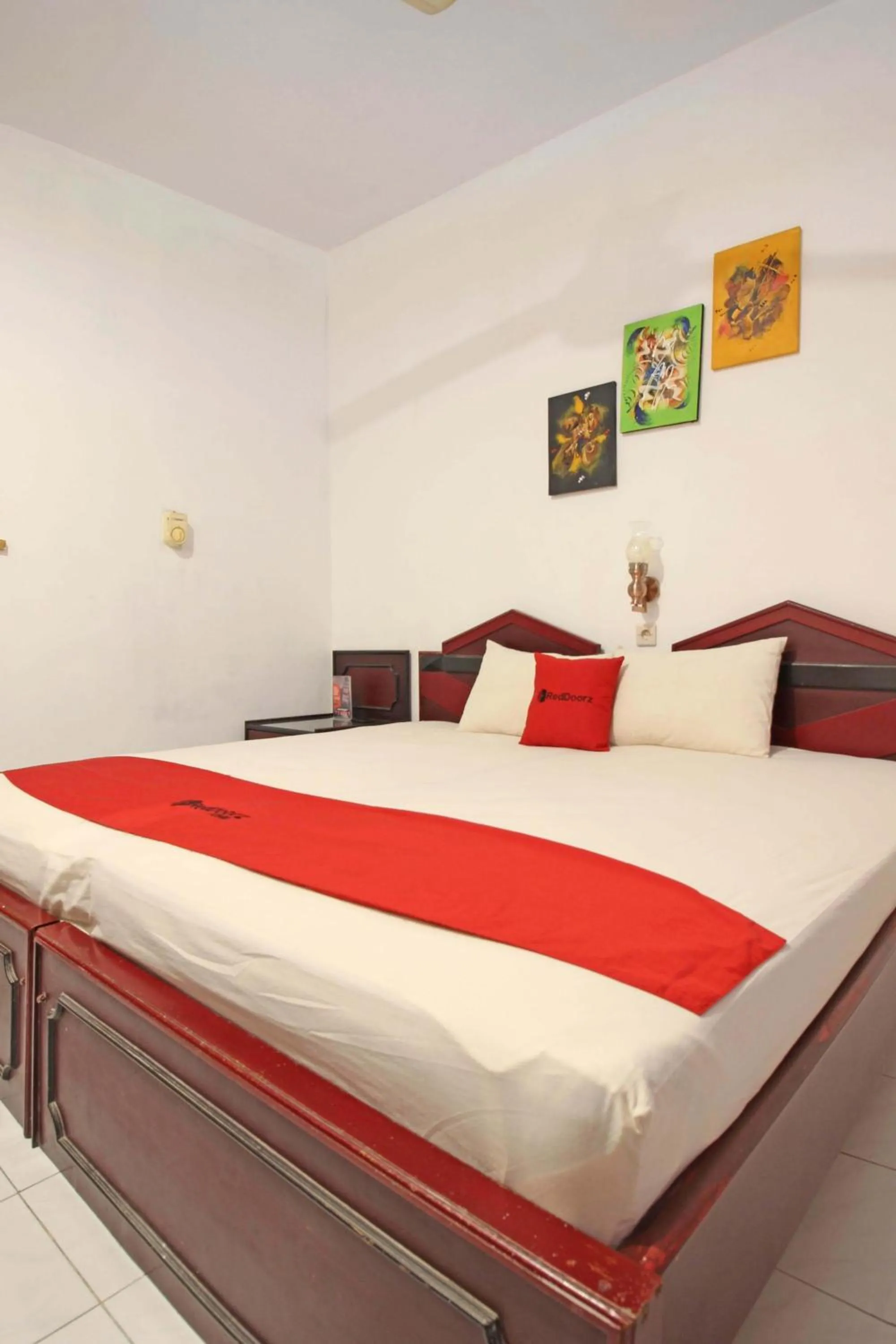 Bed in RedDoorz near Pojok Beteng Prawirotaman