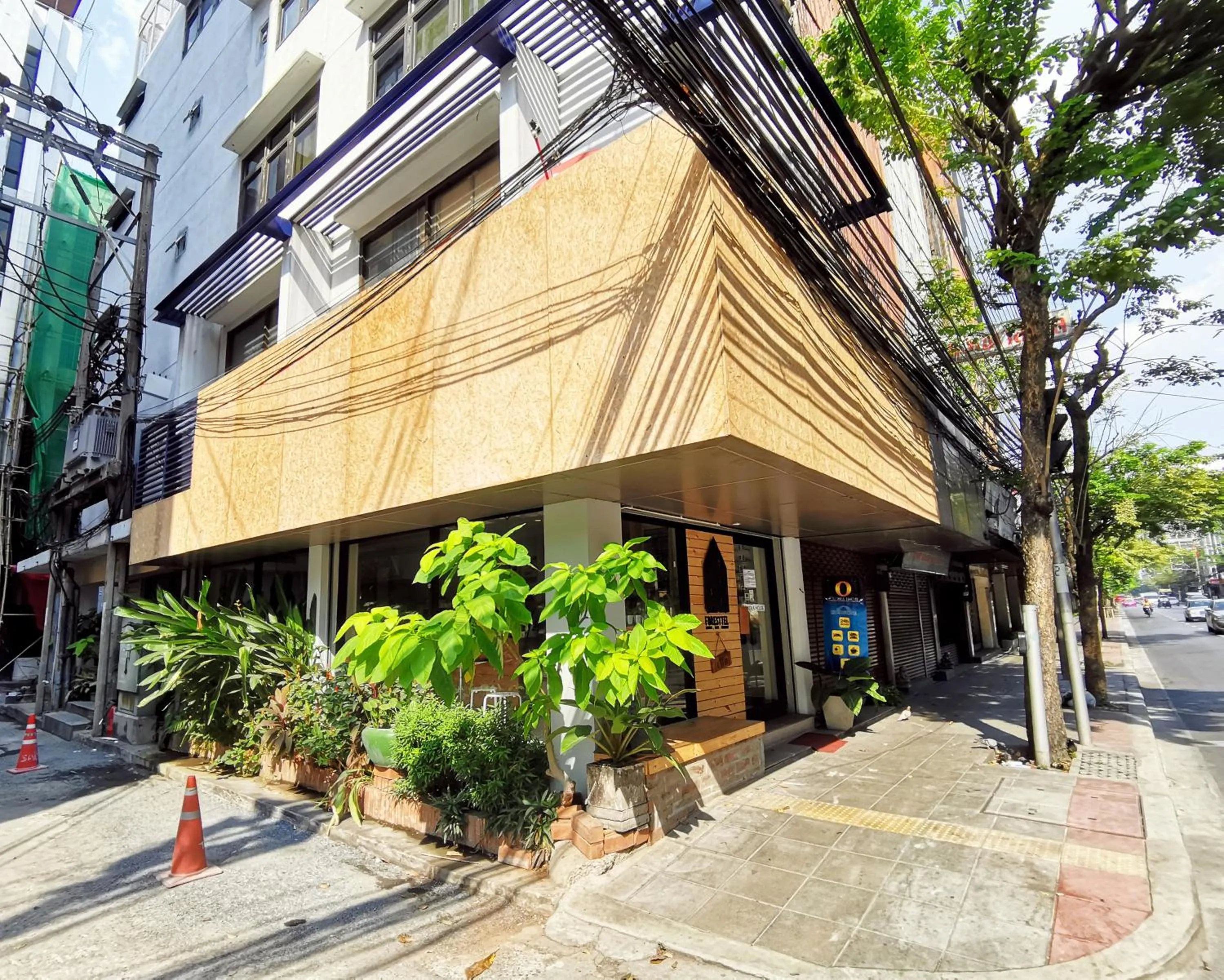 Facade/entrance, Property Building in O Nidra House