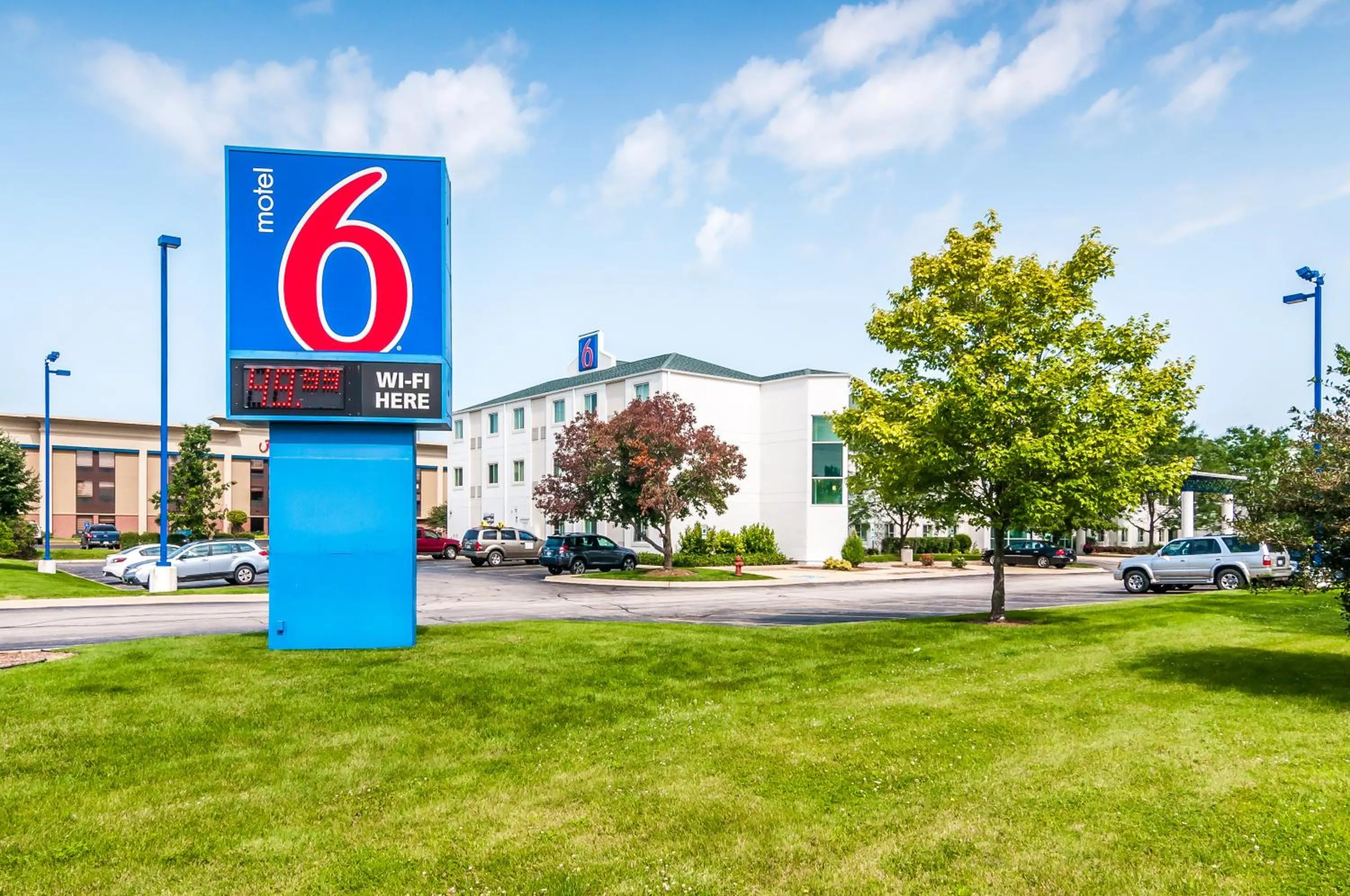 Property logo or sign in Motel 6-Joliet, IL - Chicago - I-55