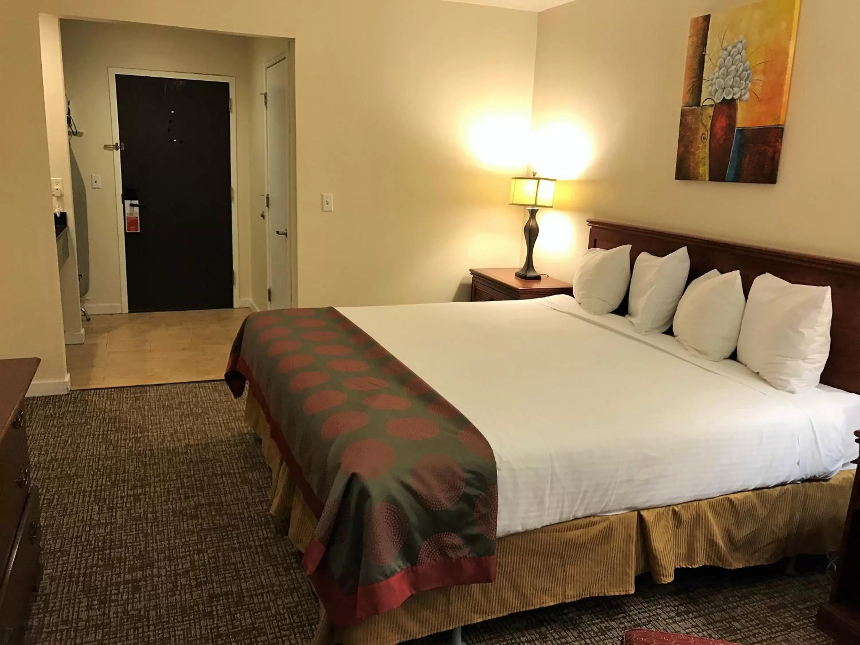 Photo of the whole room, Bed in Ramada by Wyndham Draper, Utah