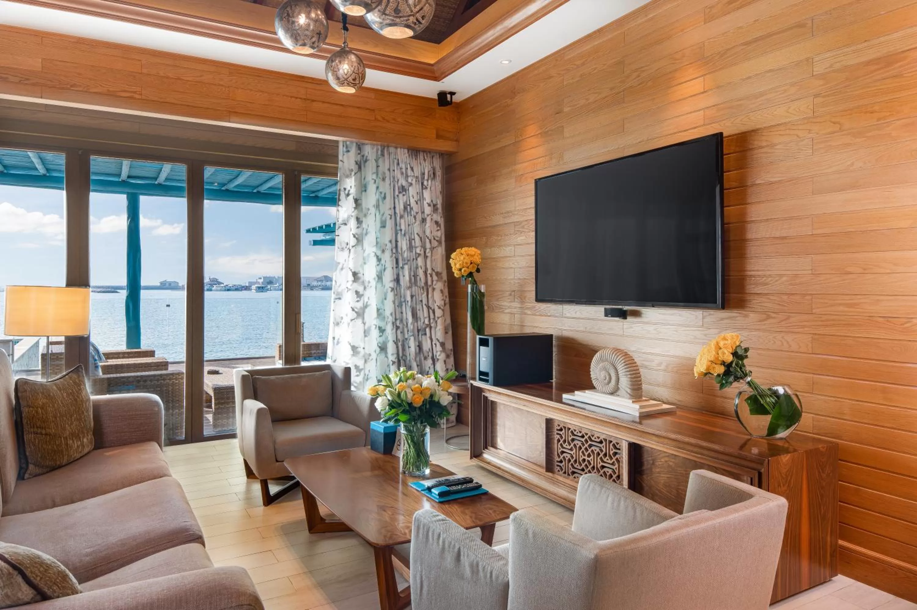 TV and multimedia in Banana Island Resort Doha by Anantara