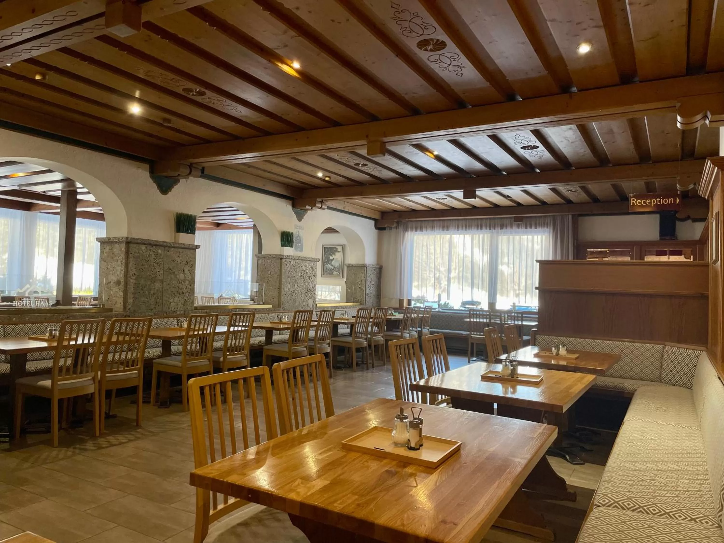 Restaurant/places to eat in Hotel HAAS