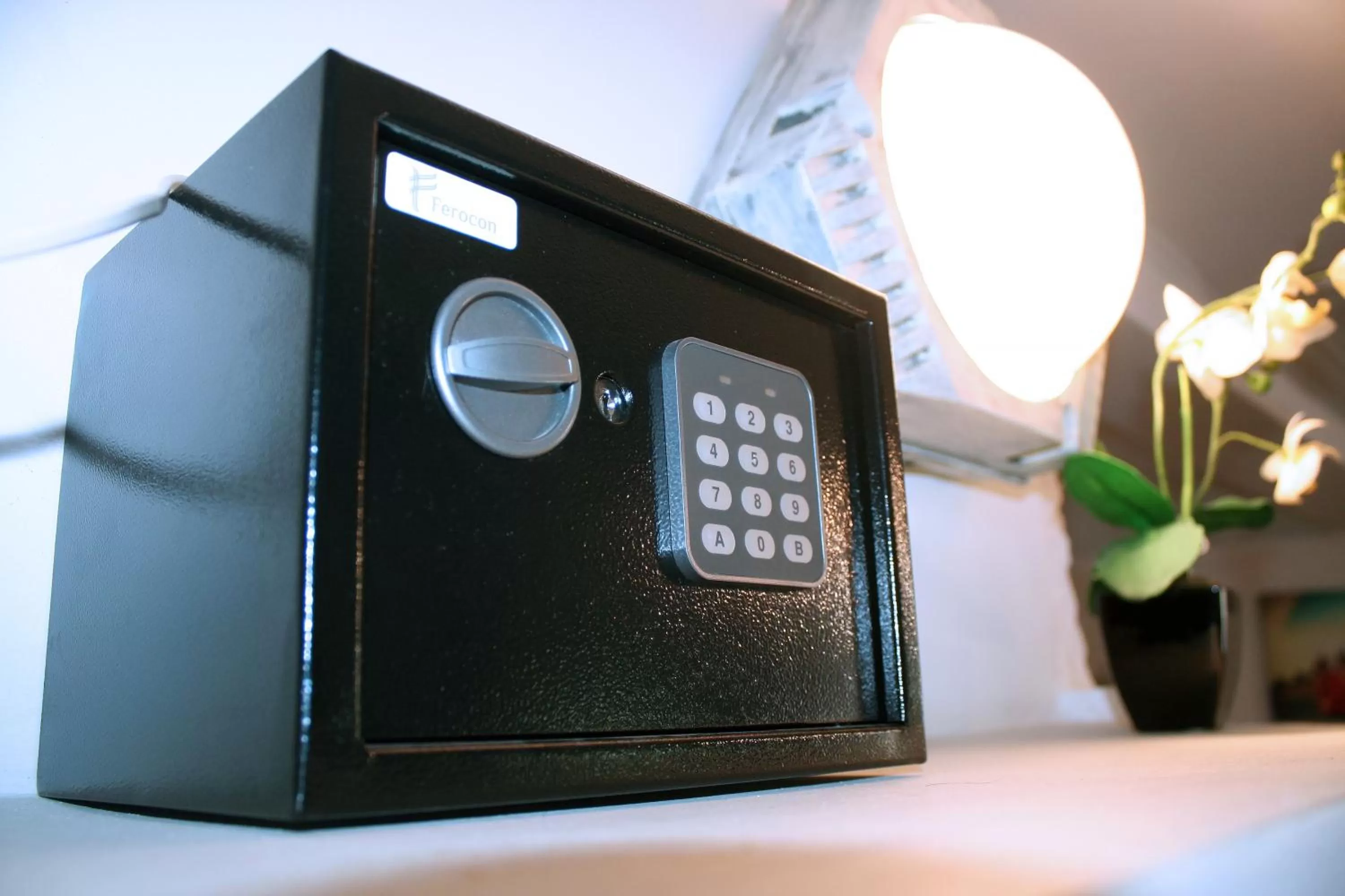 safe in MAMBA HOTEL - готель в укритті