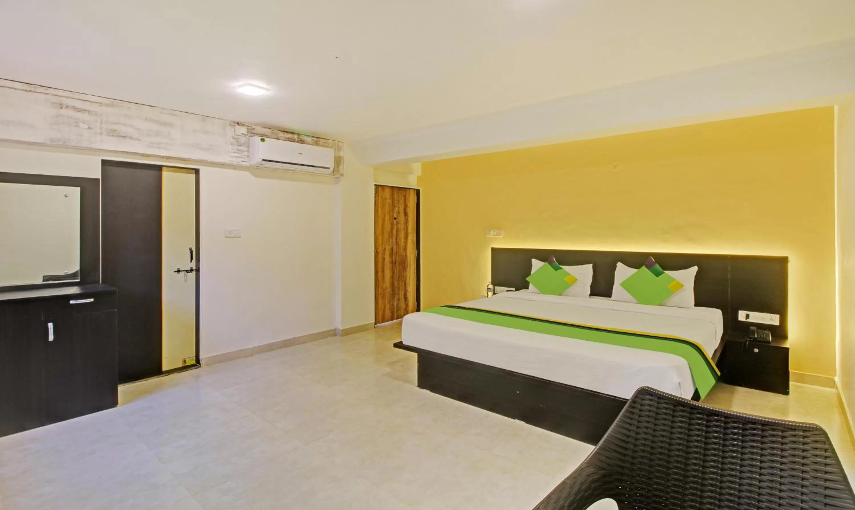 Bed in Treebo Trend Raaya Regency