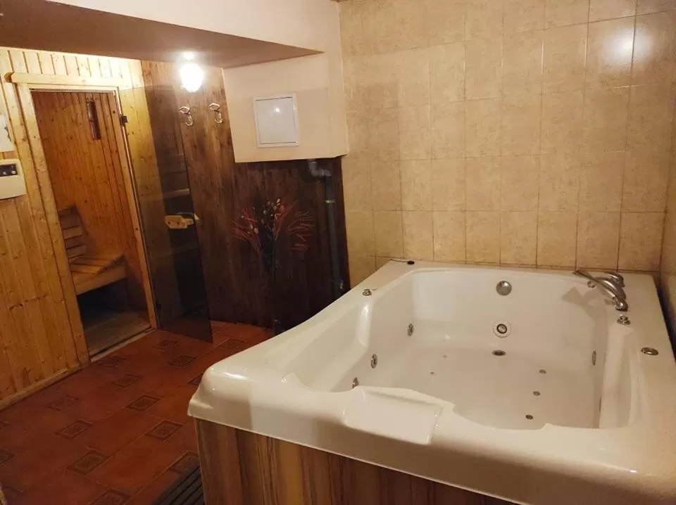 Bathroom in Troyan Plaza Hotel