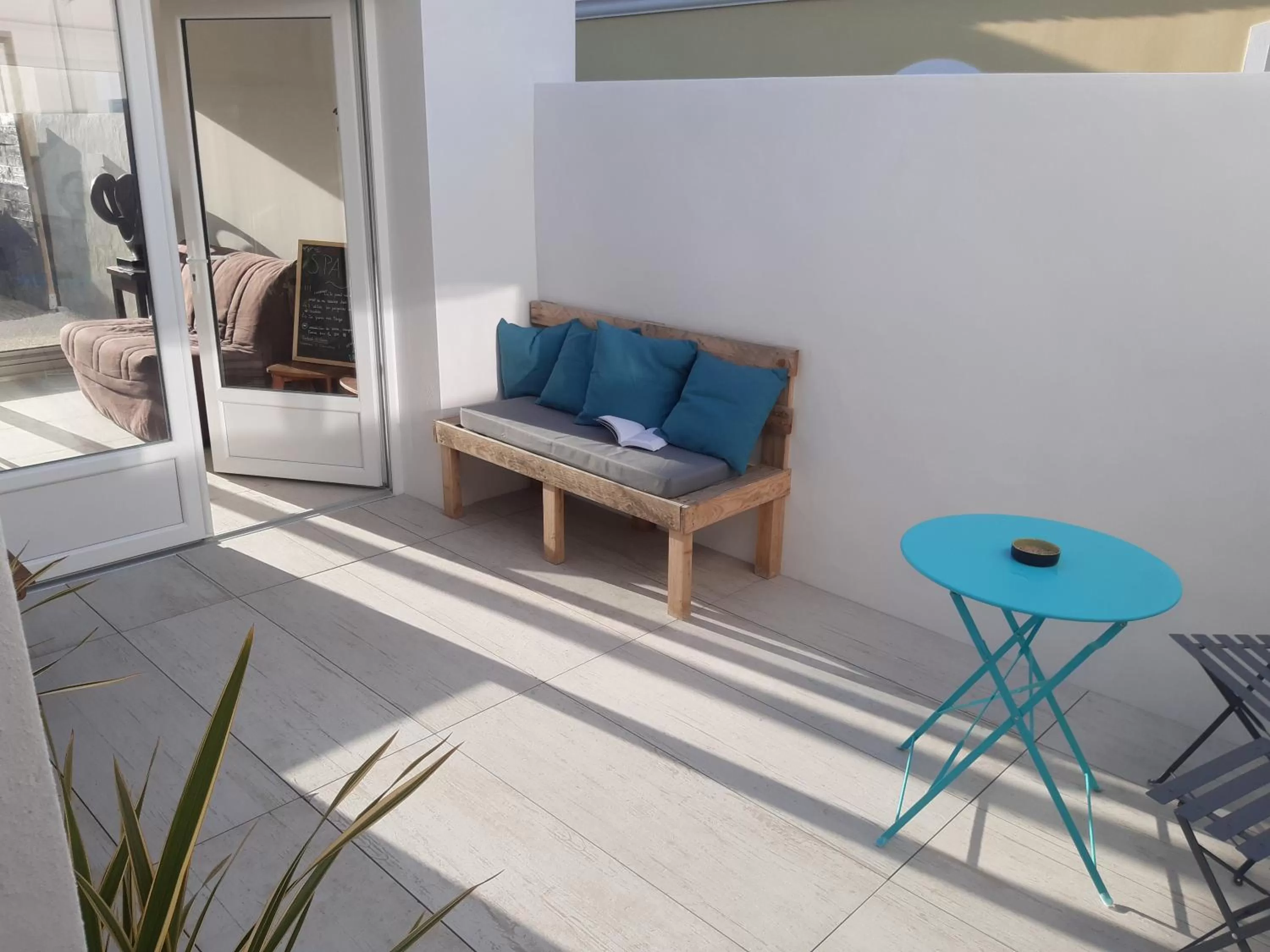 Patio in Cale 32 - Chambres d'hôtes