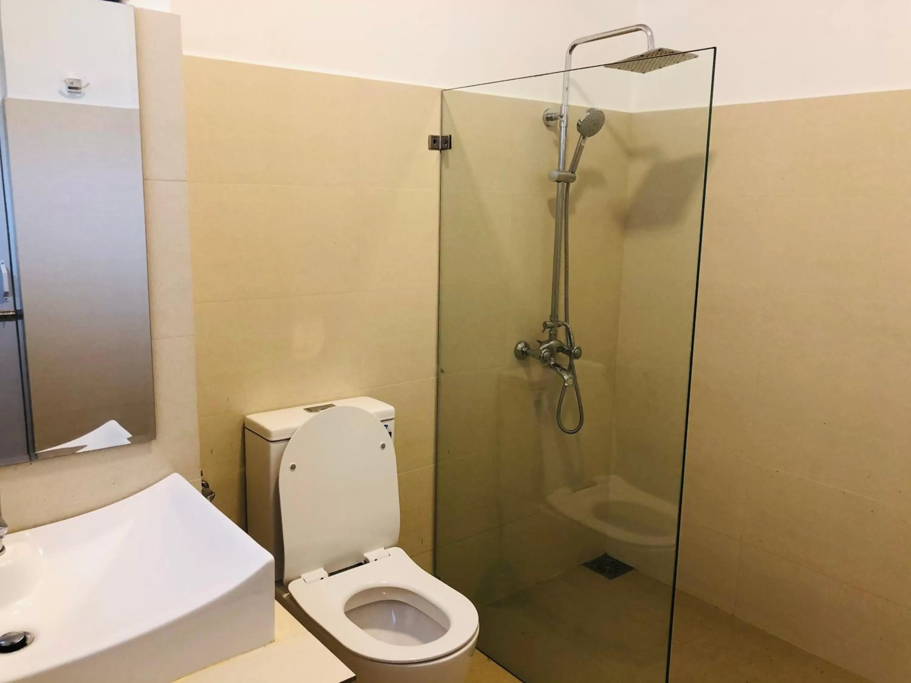 Shower, Bathroom in 49 Ella