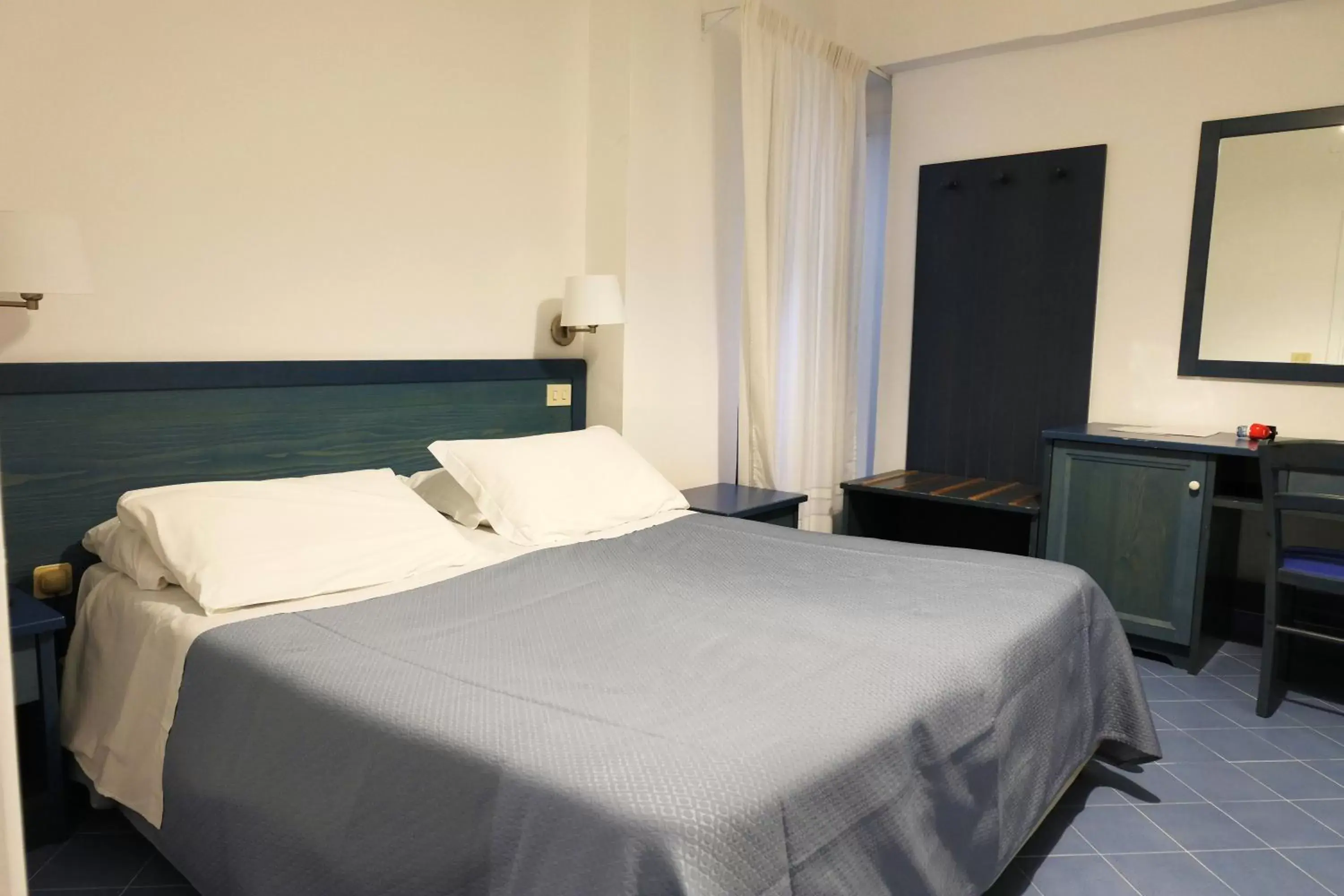 Standard Double or Twin Room in Hotel Baia Di Puolo Standard Double or Twin Room in Hotel Baia Di Puolo