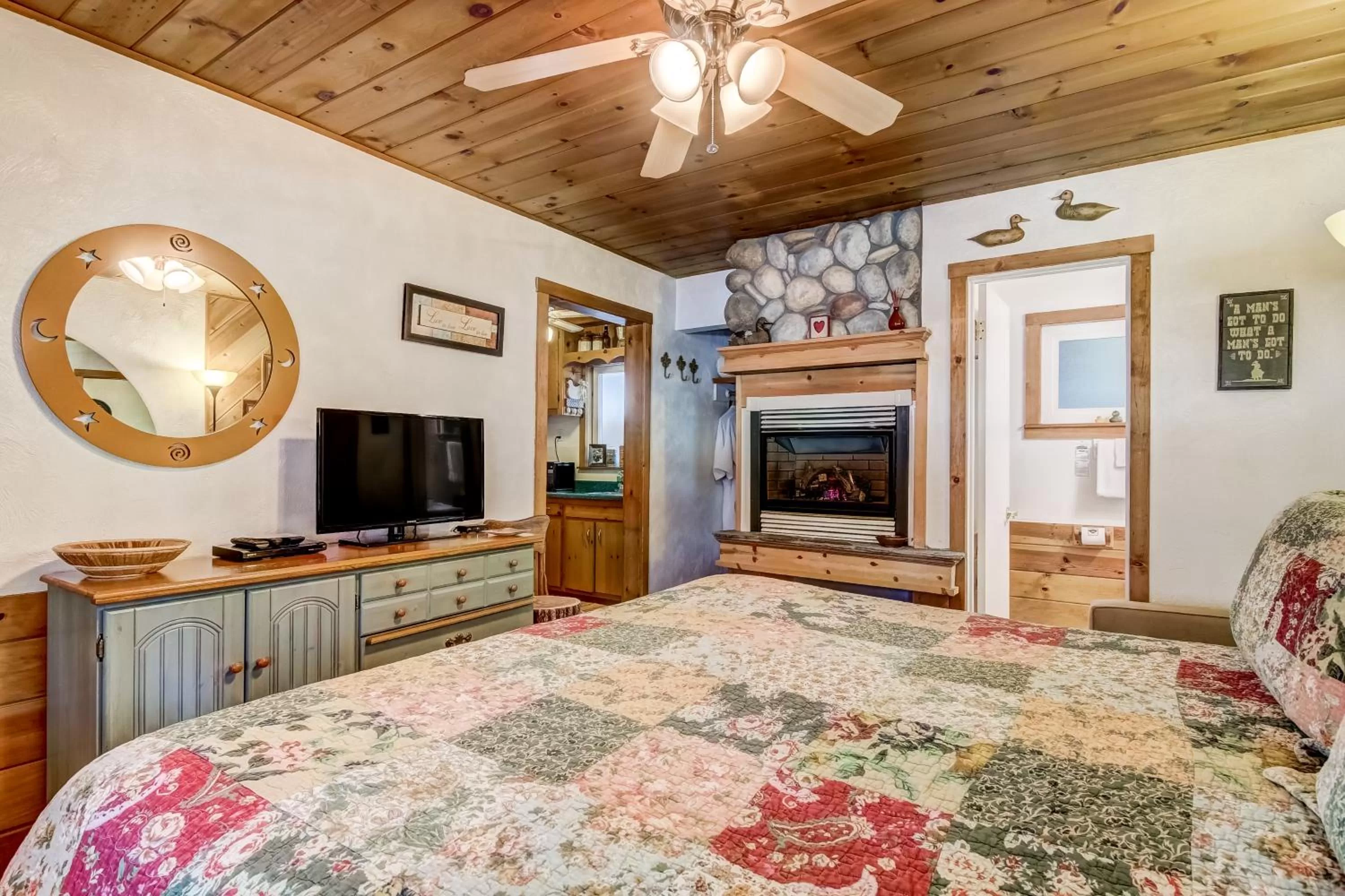 Bed in Heavenly Valley Lodge