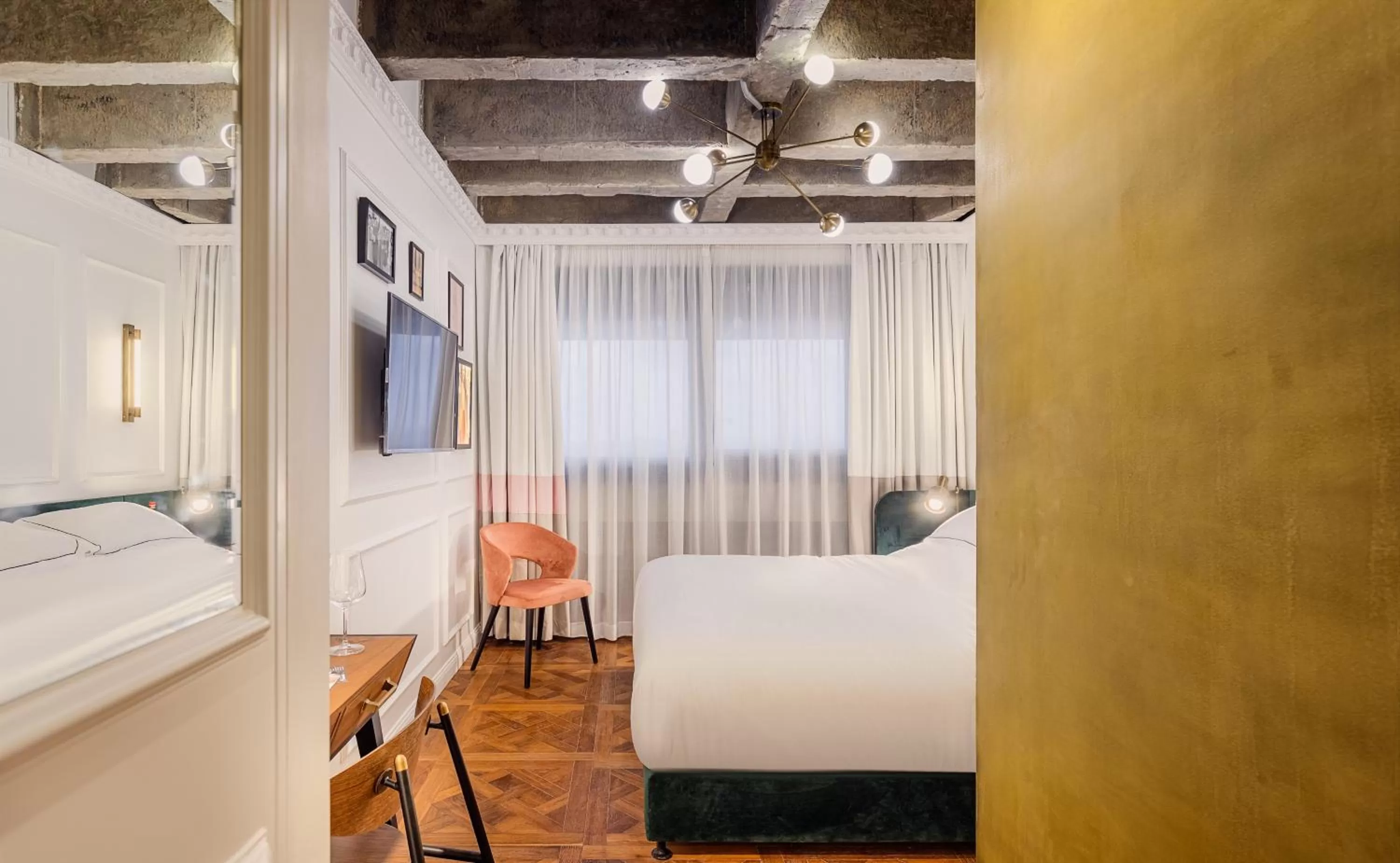 Photo of the whole room in Brown BoBo, a member of Brown Hotels