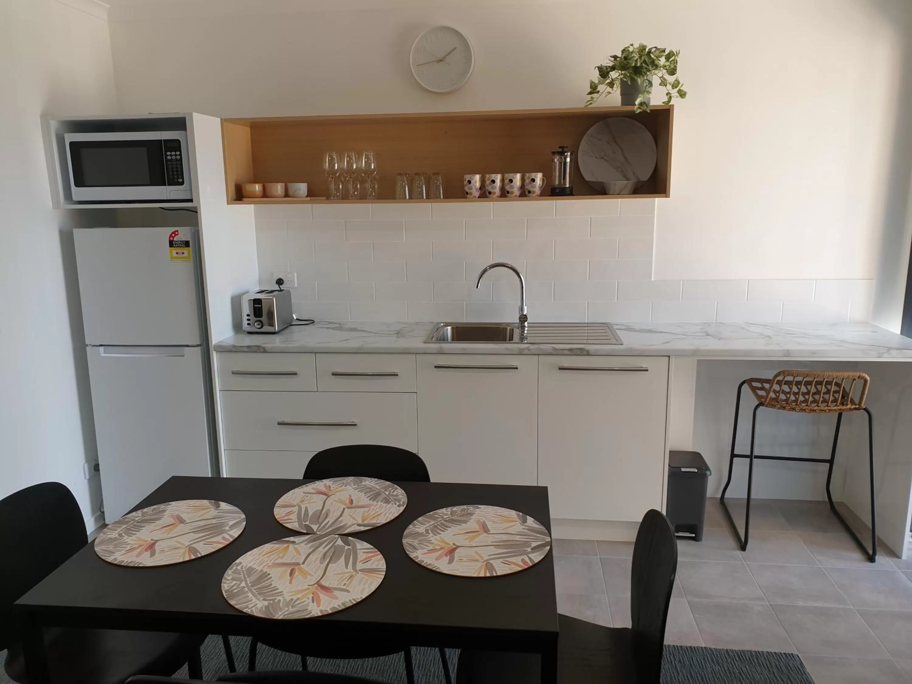 Kitchen or kitchenette in Twofold Bay Motor Inn