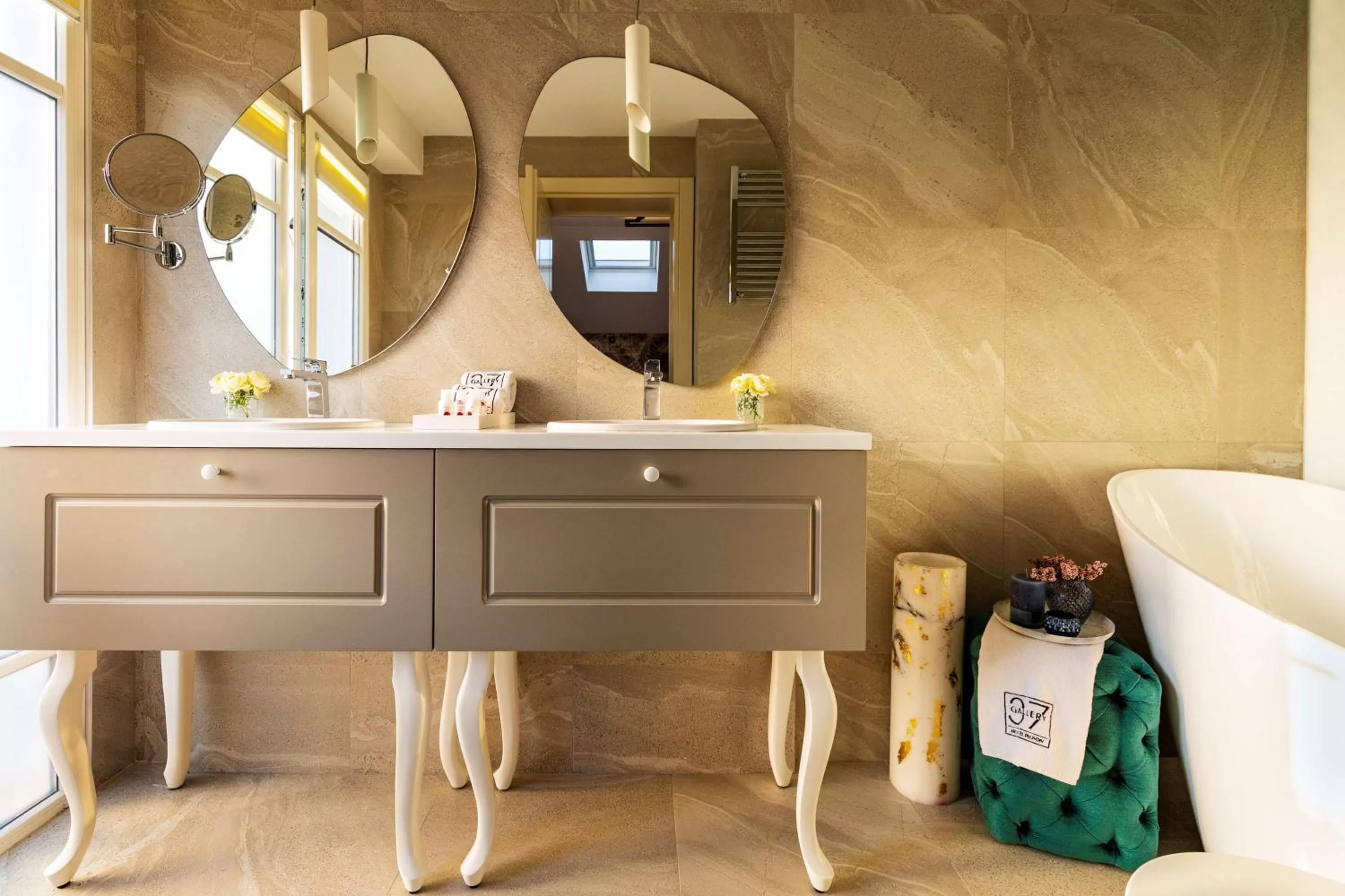 Bathroom in Gallery 37 Powered by ASTON