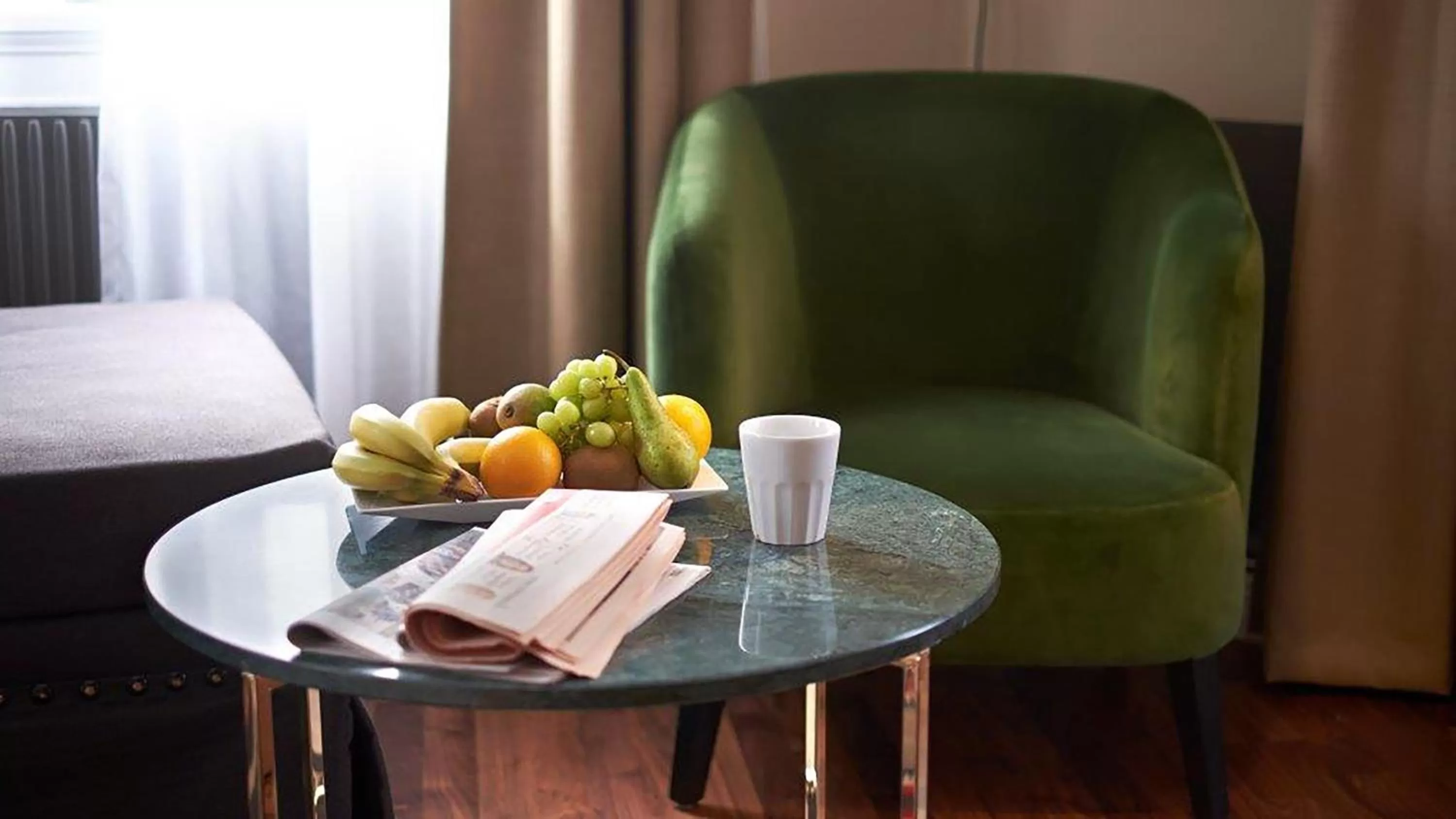 Living room, Bed in Home Hotel Temperance