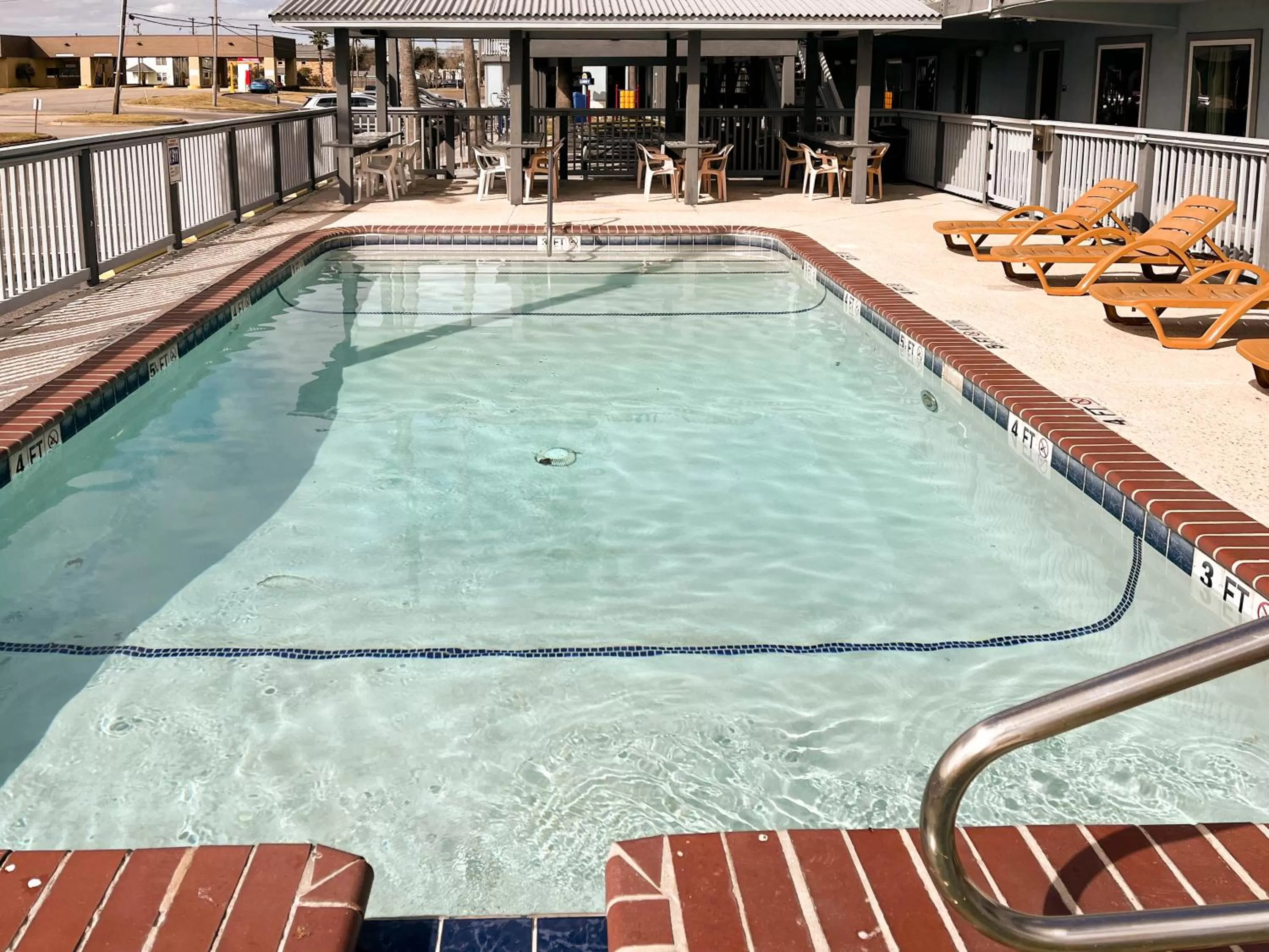 Swimming Pool in Studio 6 Suites Rockport, TX