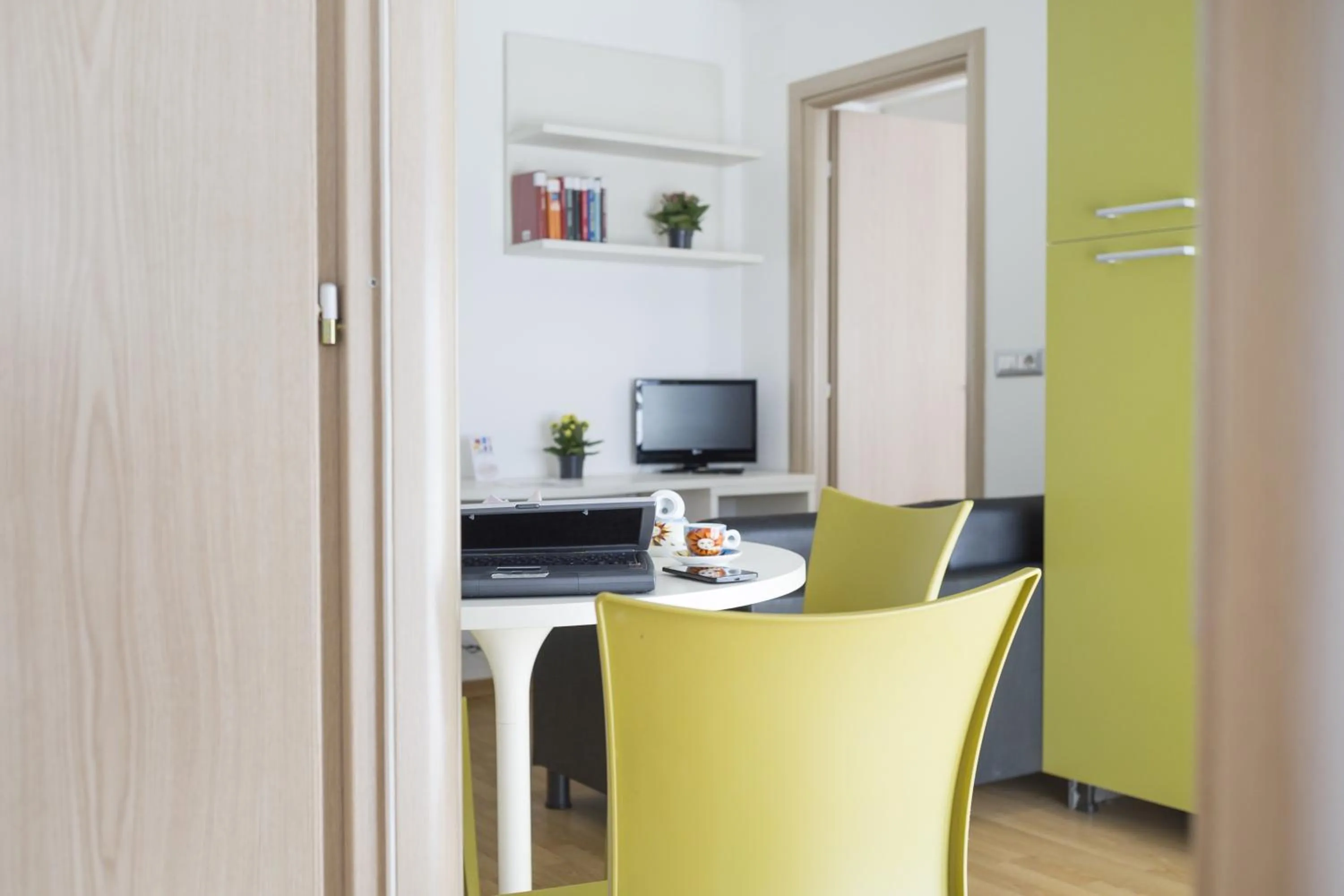 Photo of the whole room in Hotel Sharing