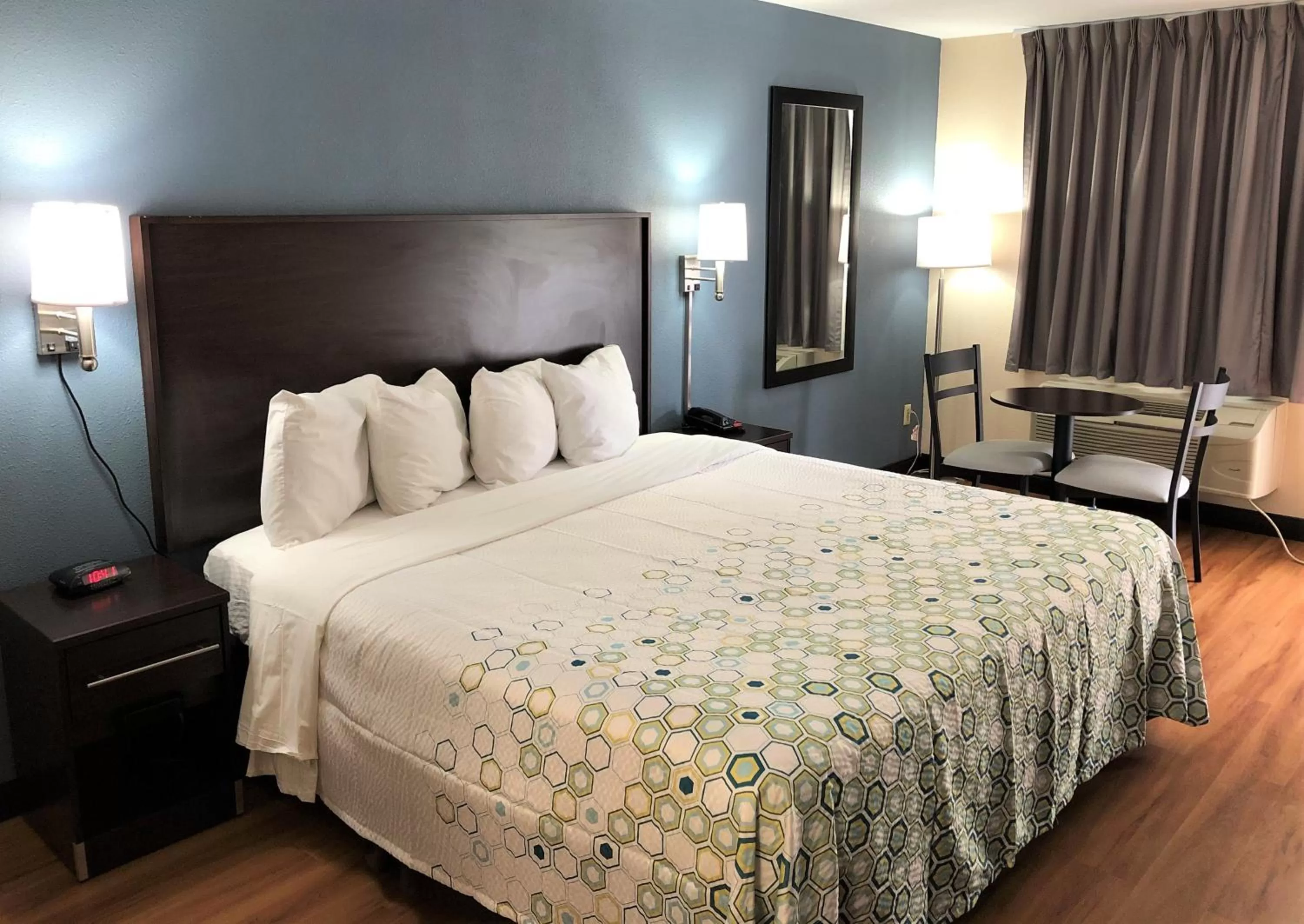 Photo of the whole room, Bed in HomeTowne Studios by Red Roof Bordentown - McGuire AFB