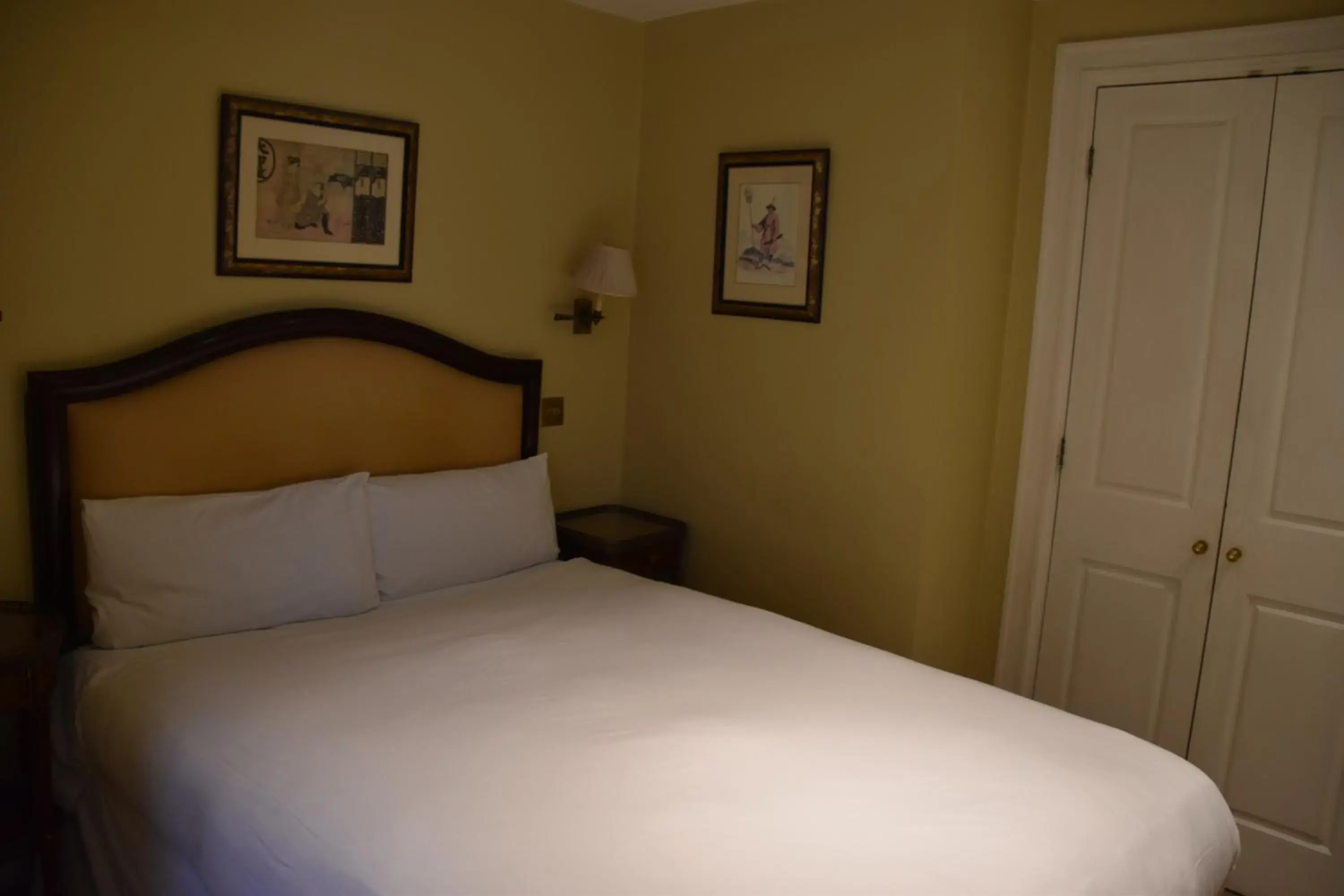 Classic Single Room in The Cranley Hotel Classic Single Room in The Cranley Hotel