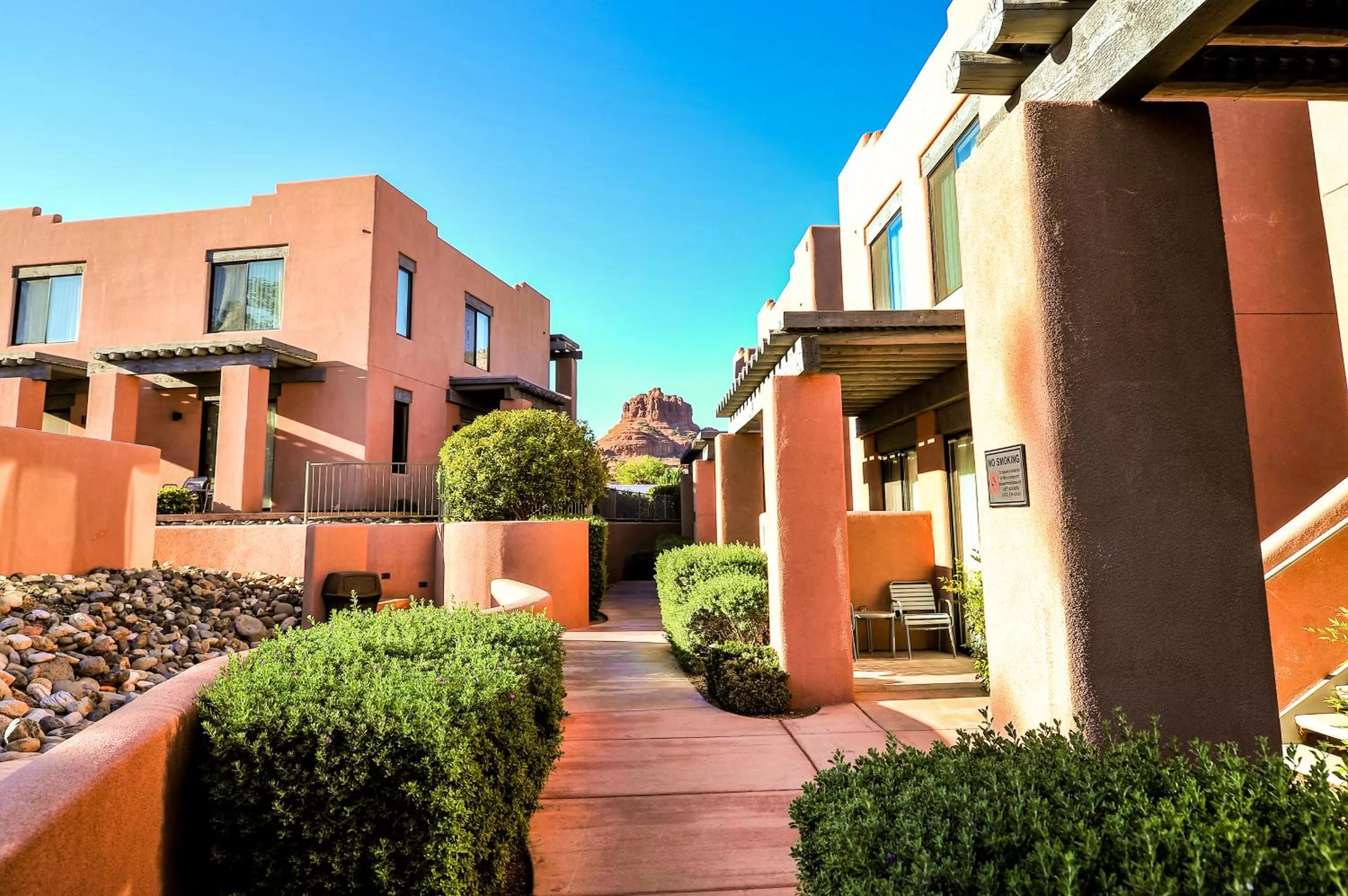 Property building in Bell Rock Inn