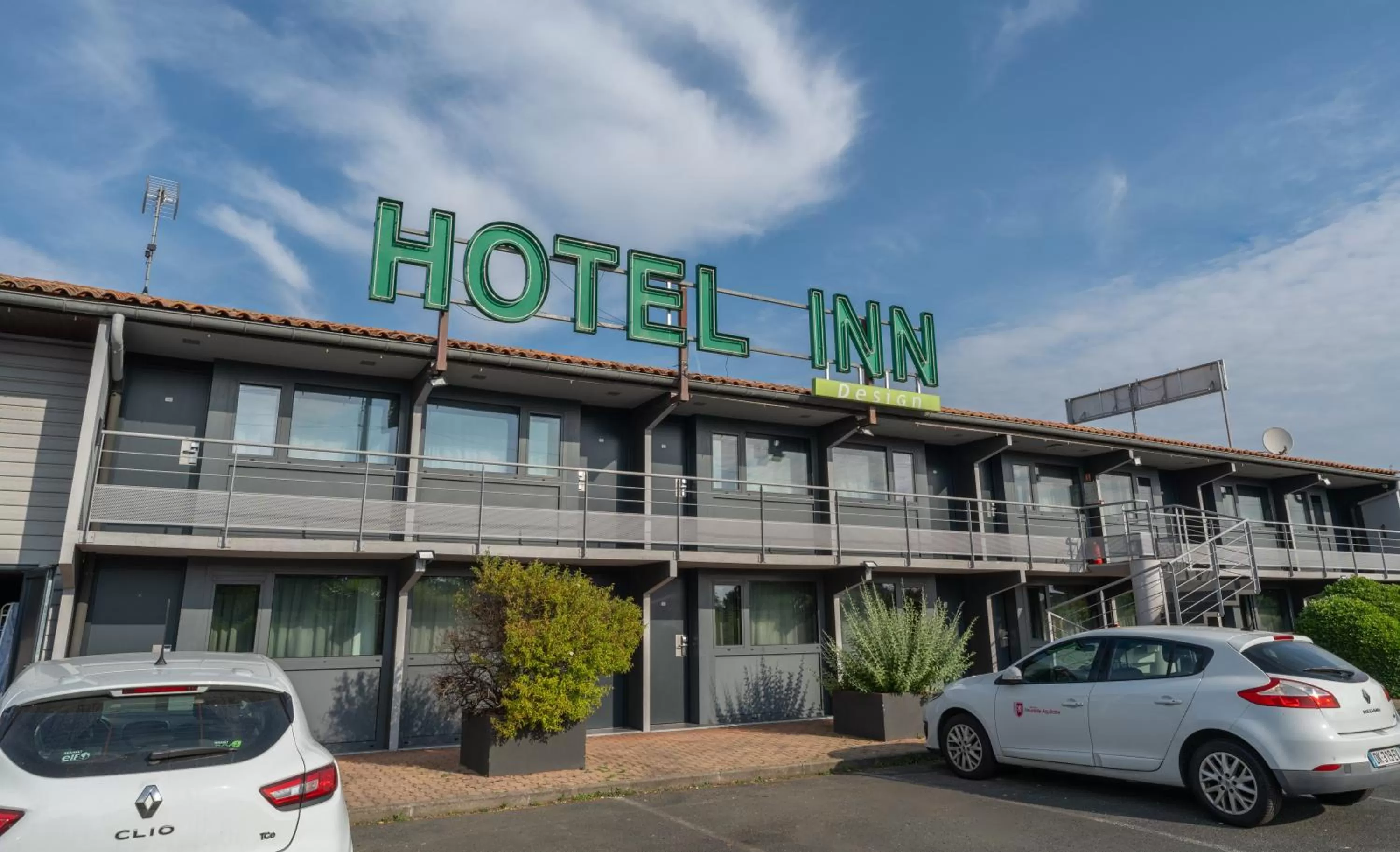 Property building in Hotel Inn Design La Rochelle