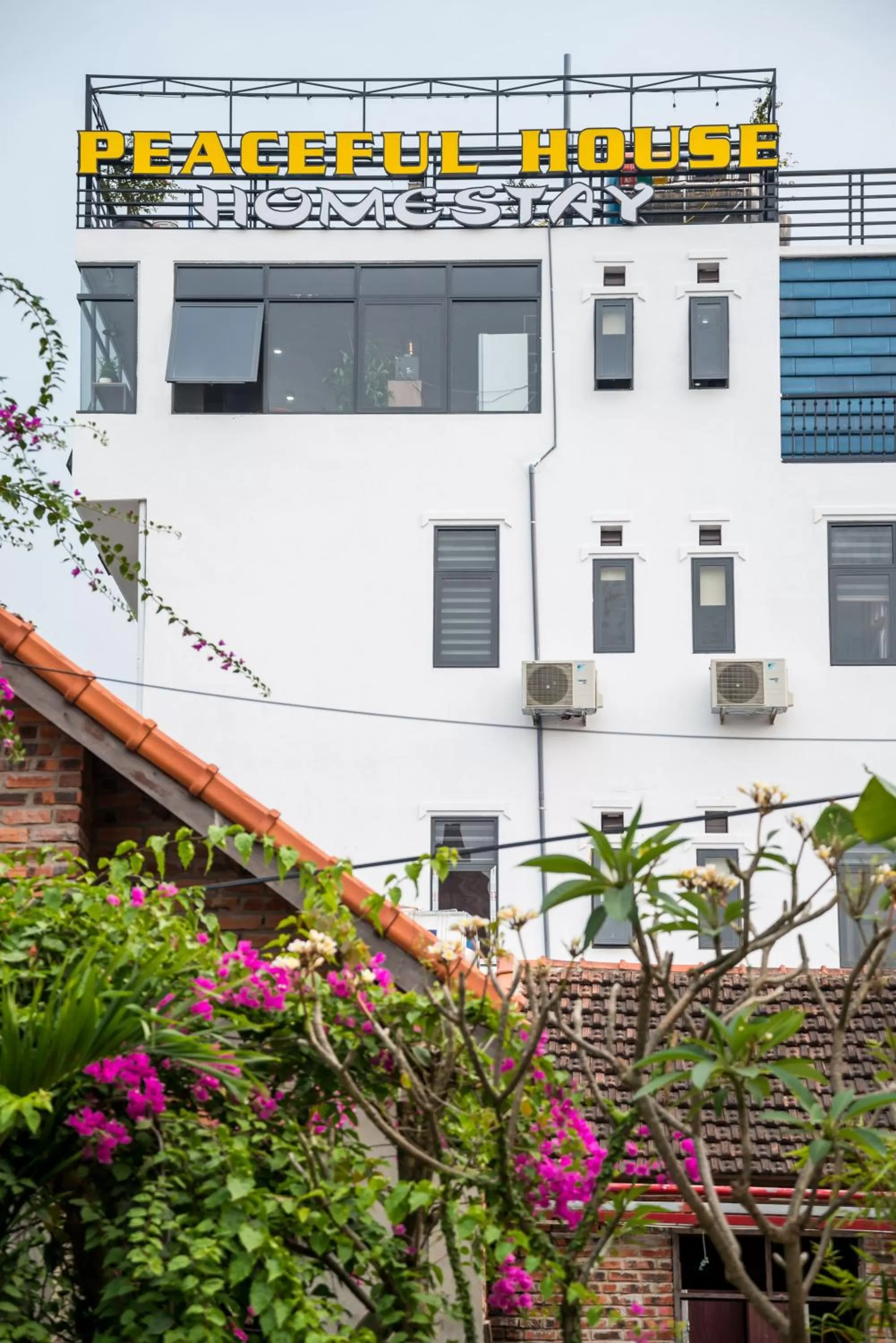 Property Building in Peaceful House Hostel