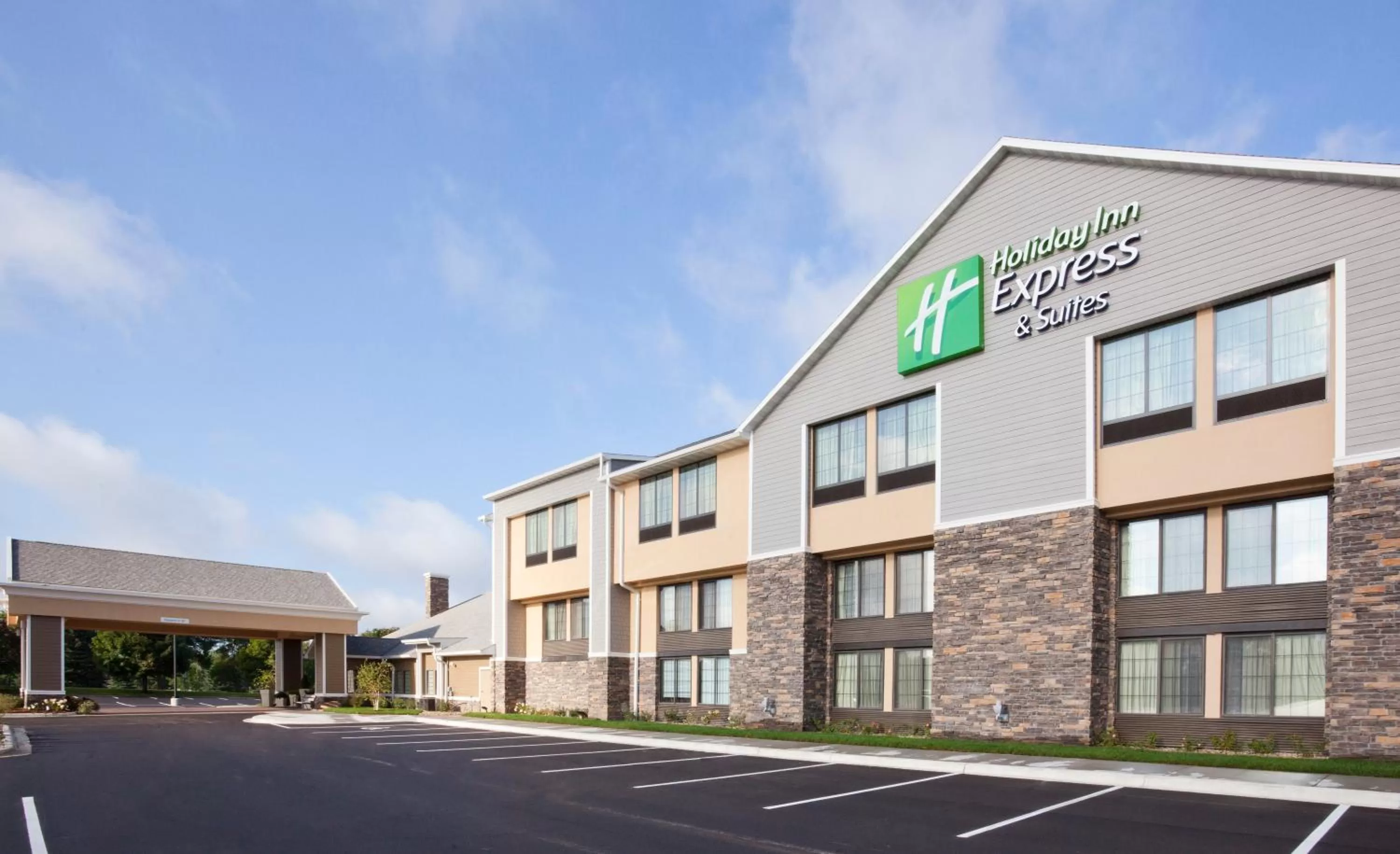 Property building in Holiday Inn Express & Suites Willmar by IHG