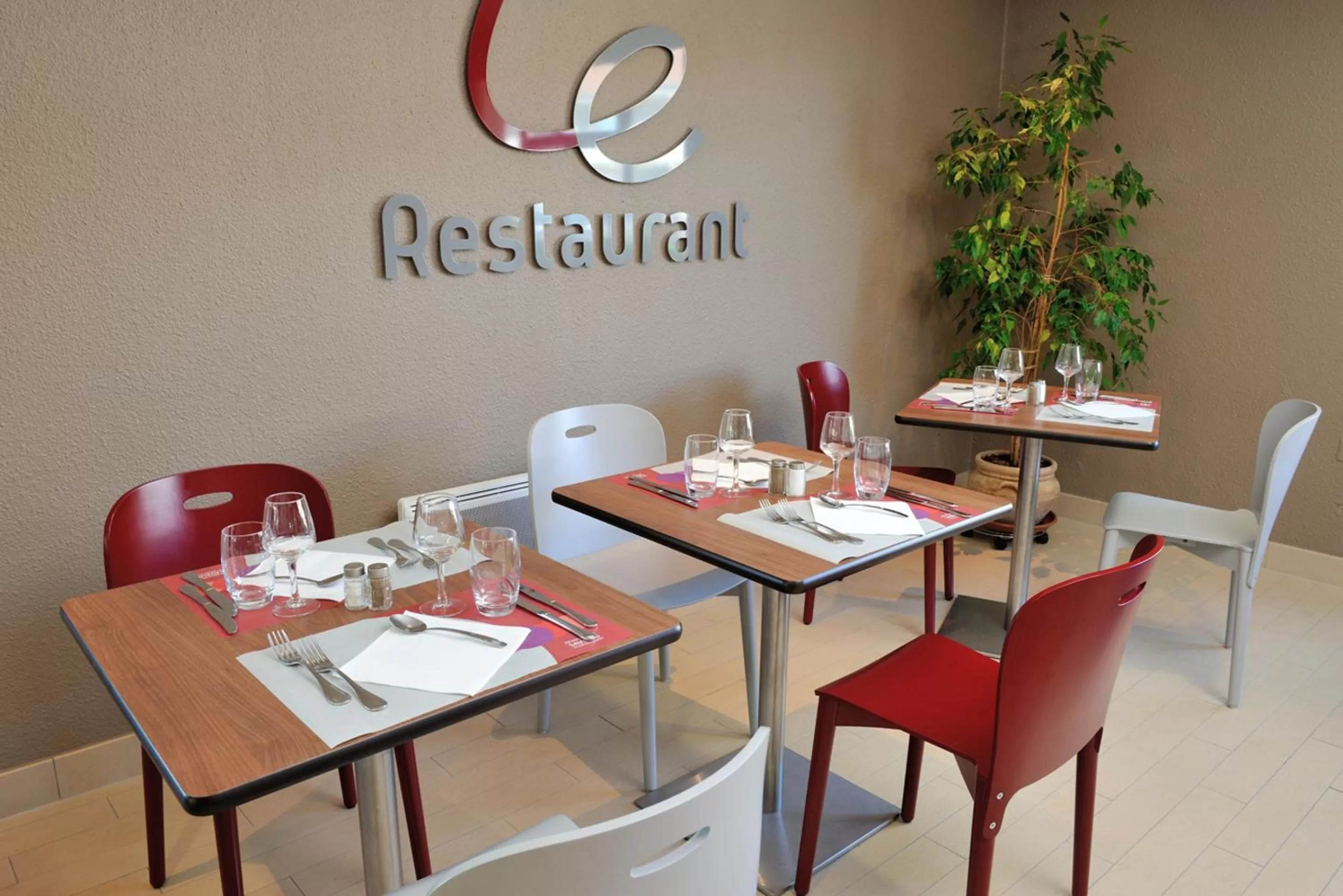 Restaurant/places to eat in Campanile Grenoble Sud - Seyssins