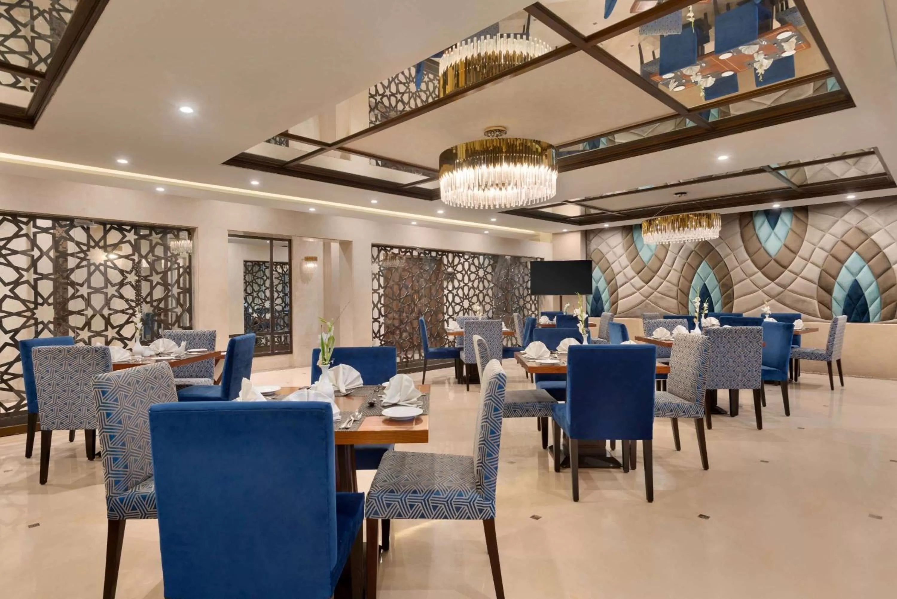 Restaurant/places to eat in Ramada by Wyndham Lahore Gulberg II