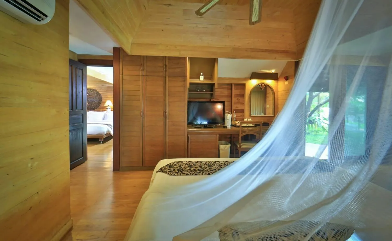 Bed in Sunset Park Resort and Spa By SWR