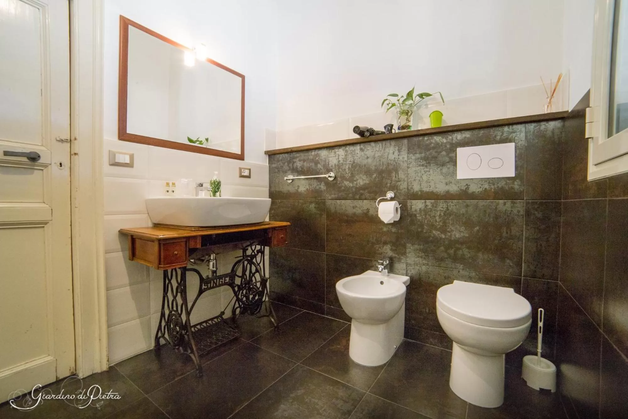 Bathroom in B&B Giardino Di Pietra