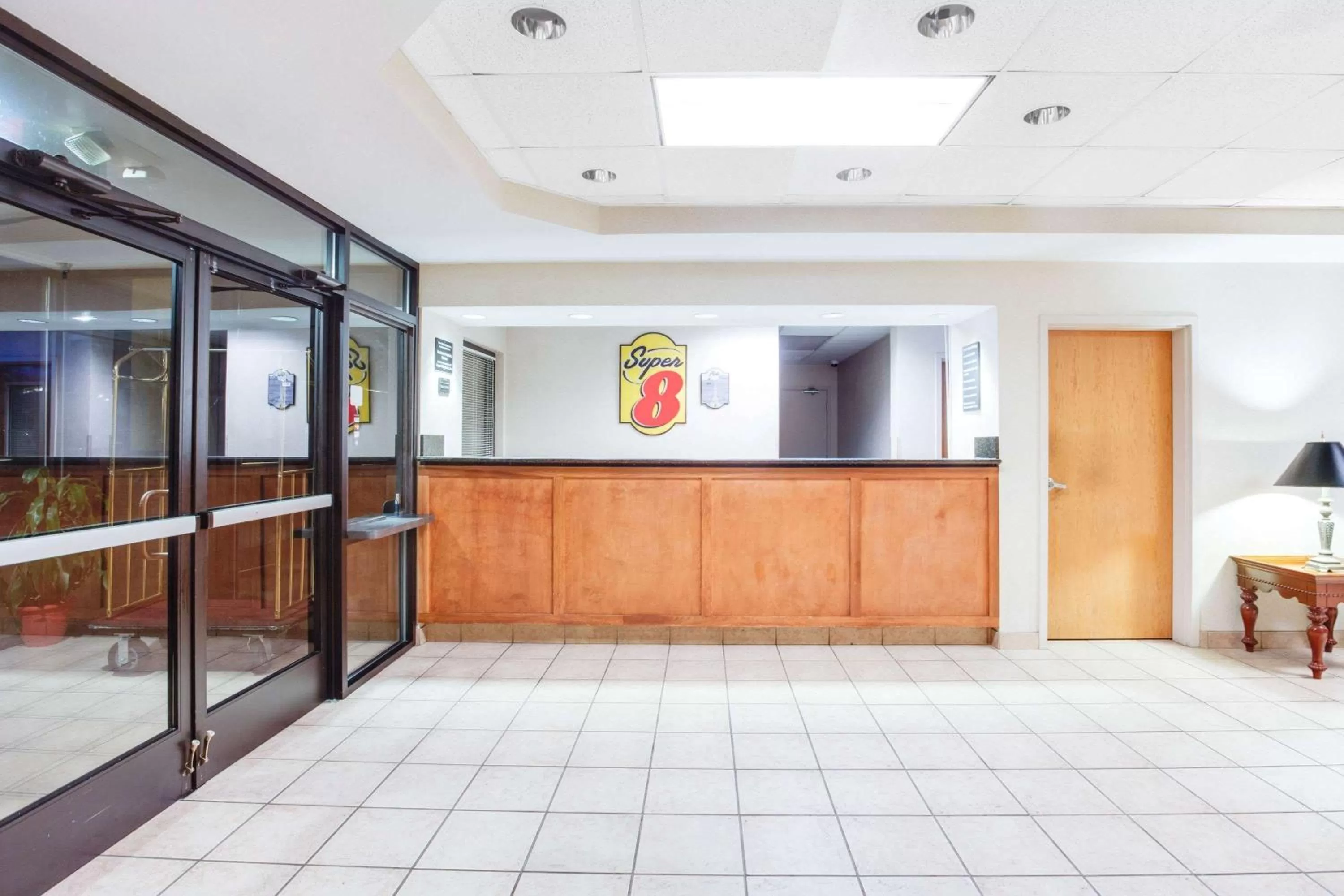 Lobby or reception in Super 8 by Wyndham Crossville TN