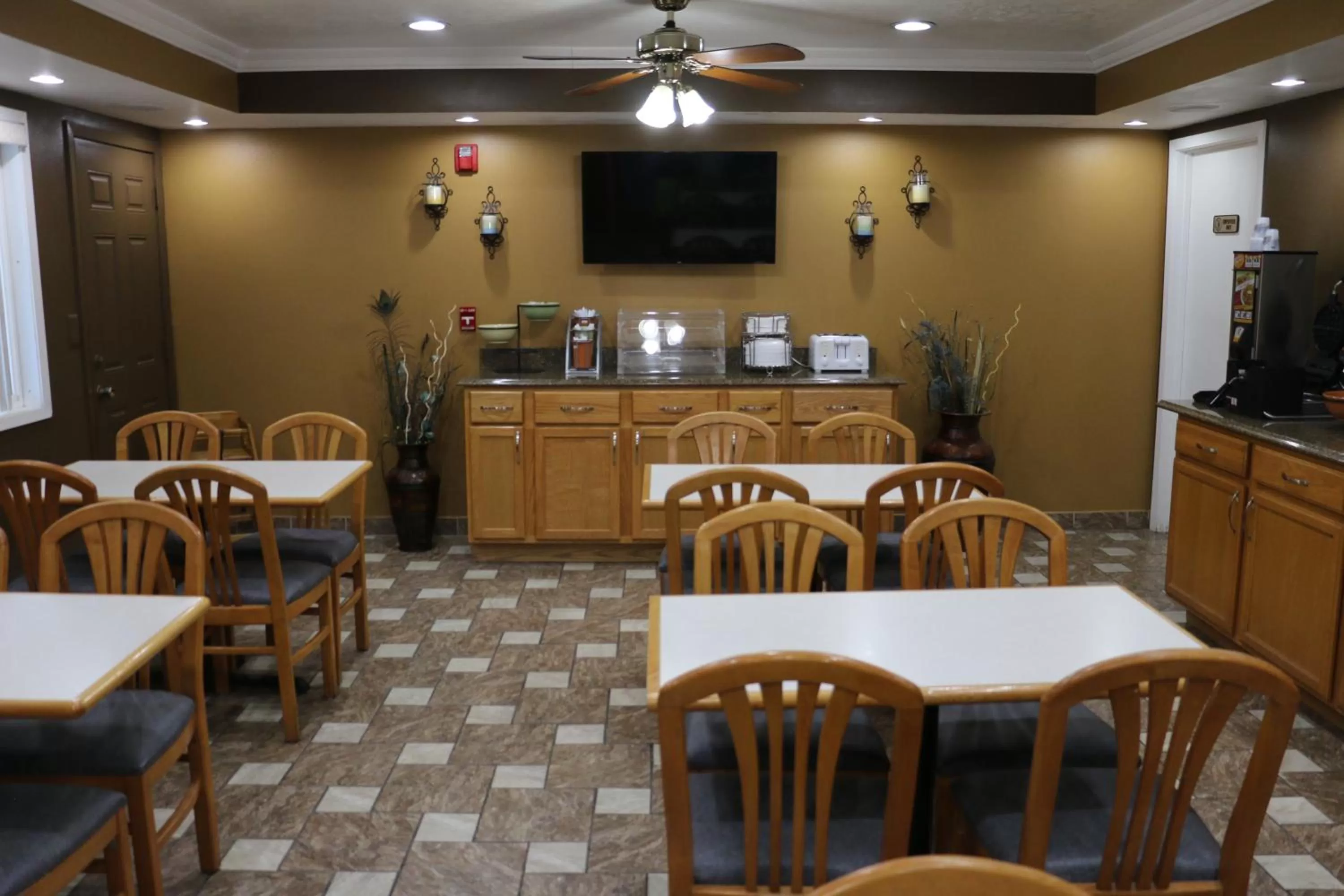 Breakfast in Amber Inn