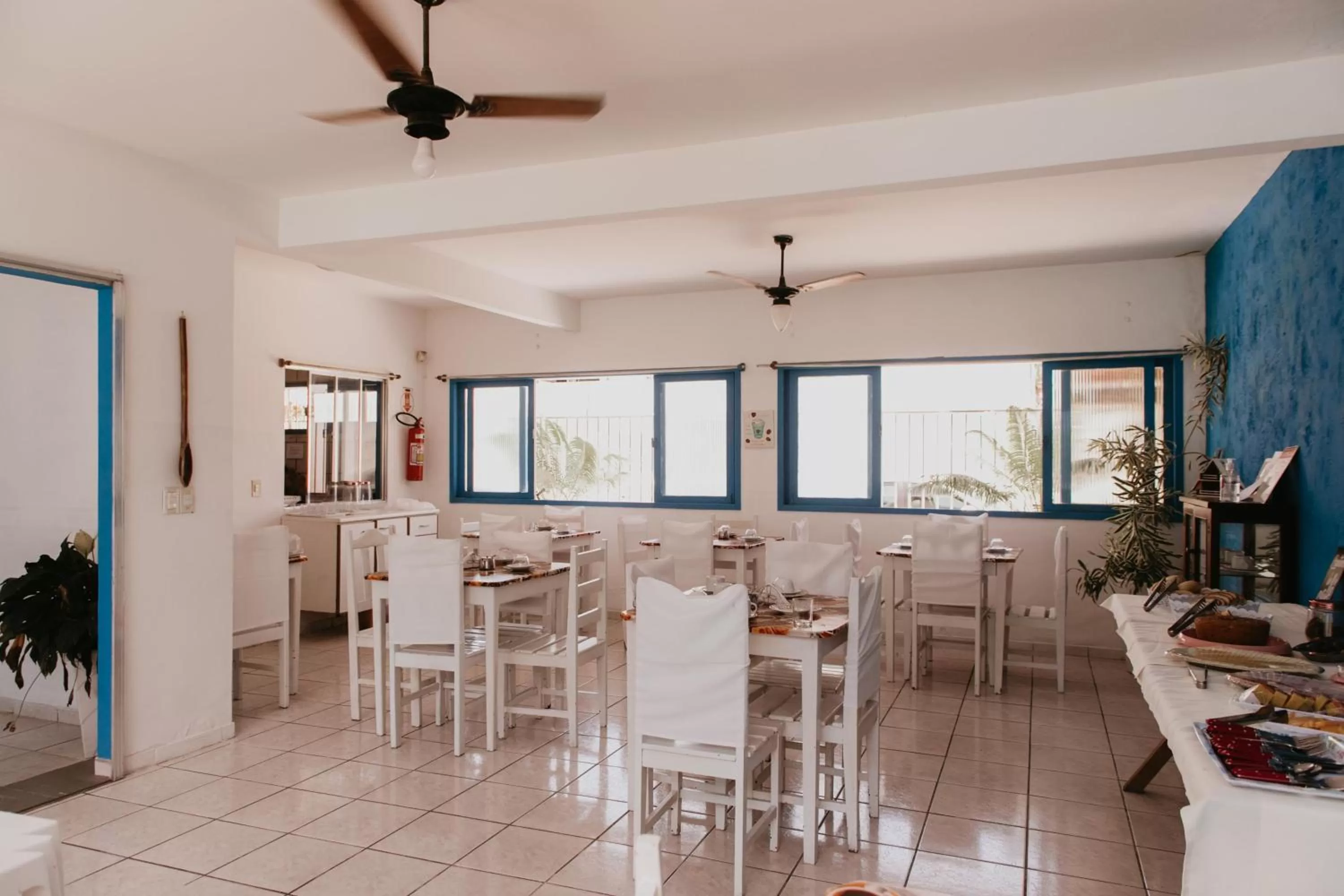 Restaurant/places to eat in Pousada Costamar