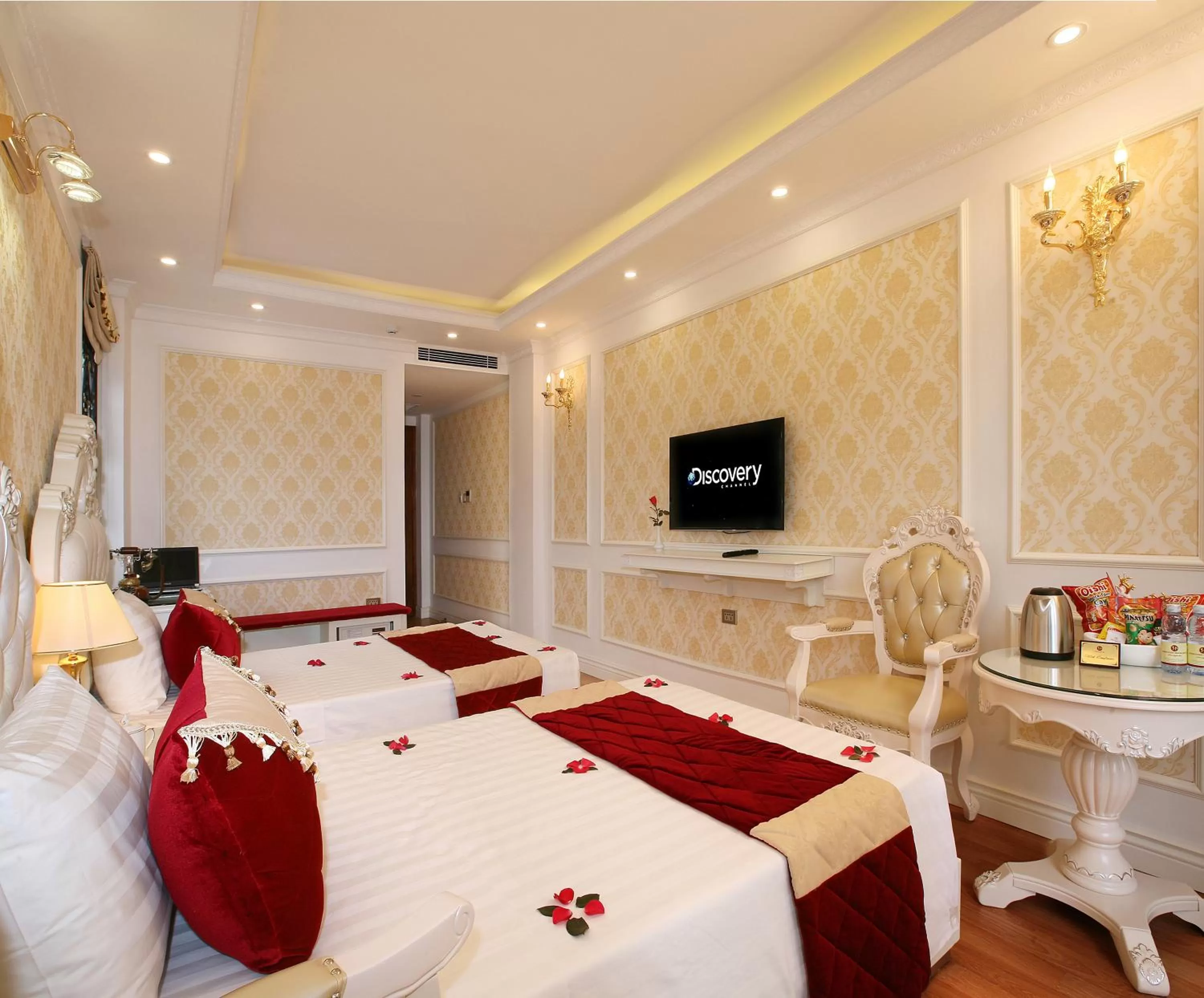 Bedroom, Bed in Hanoi Hotel Royal