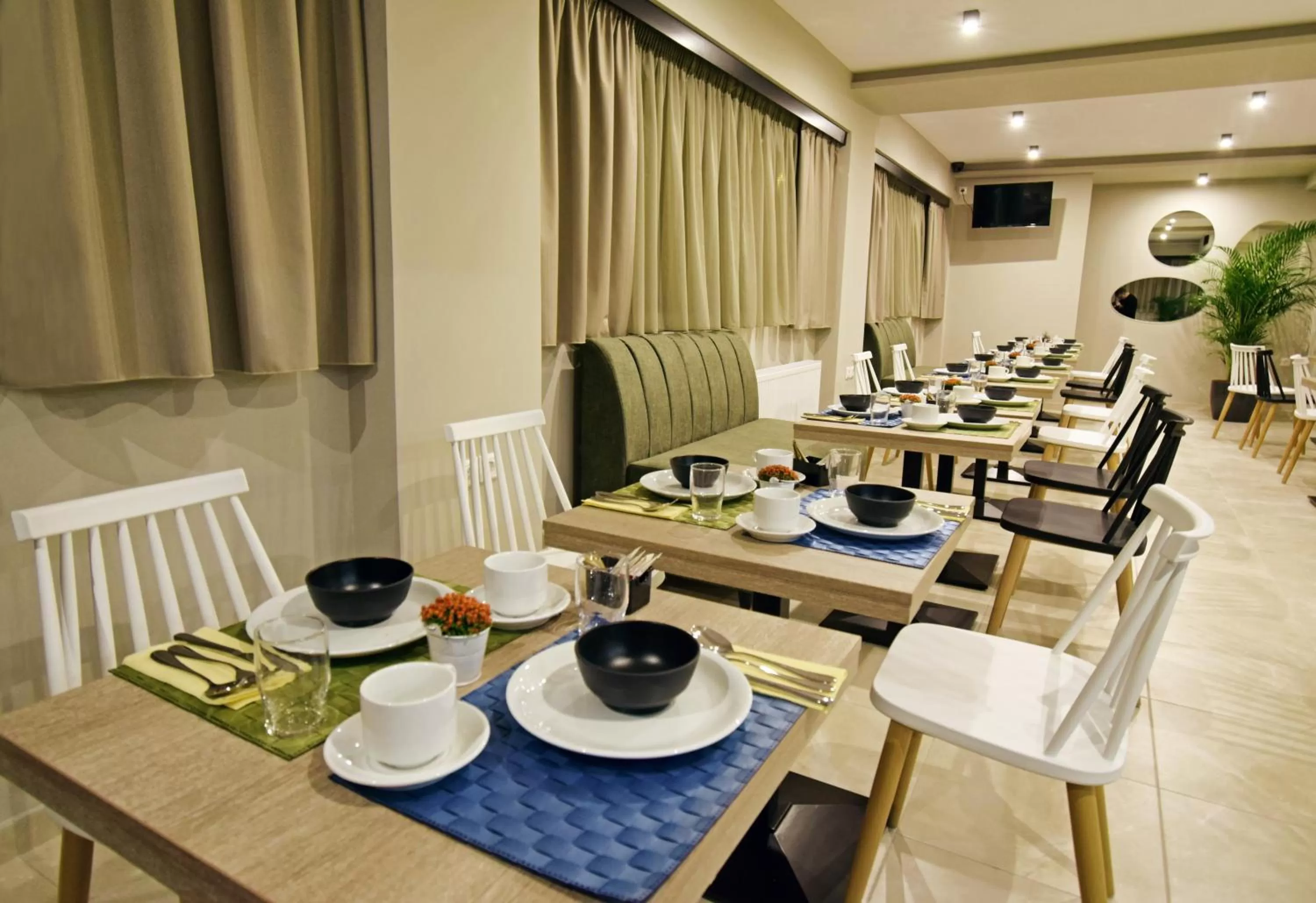 Restaurant/places to eat in Athens Iris Hotel