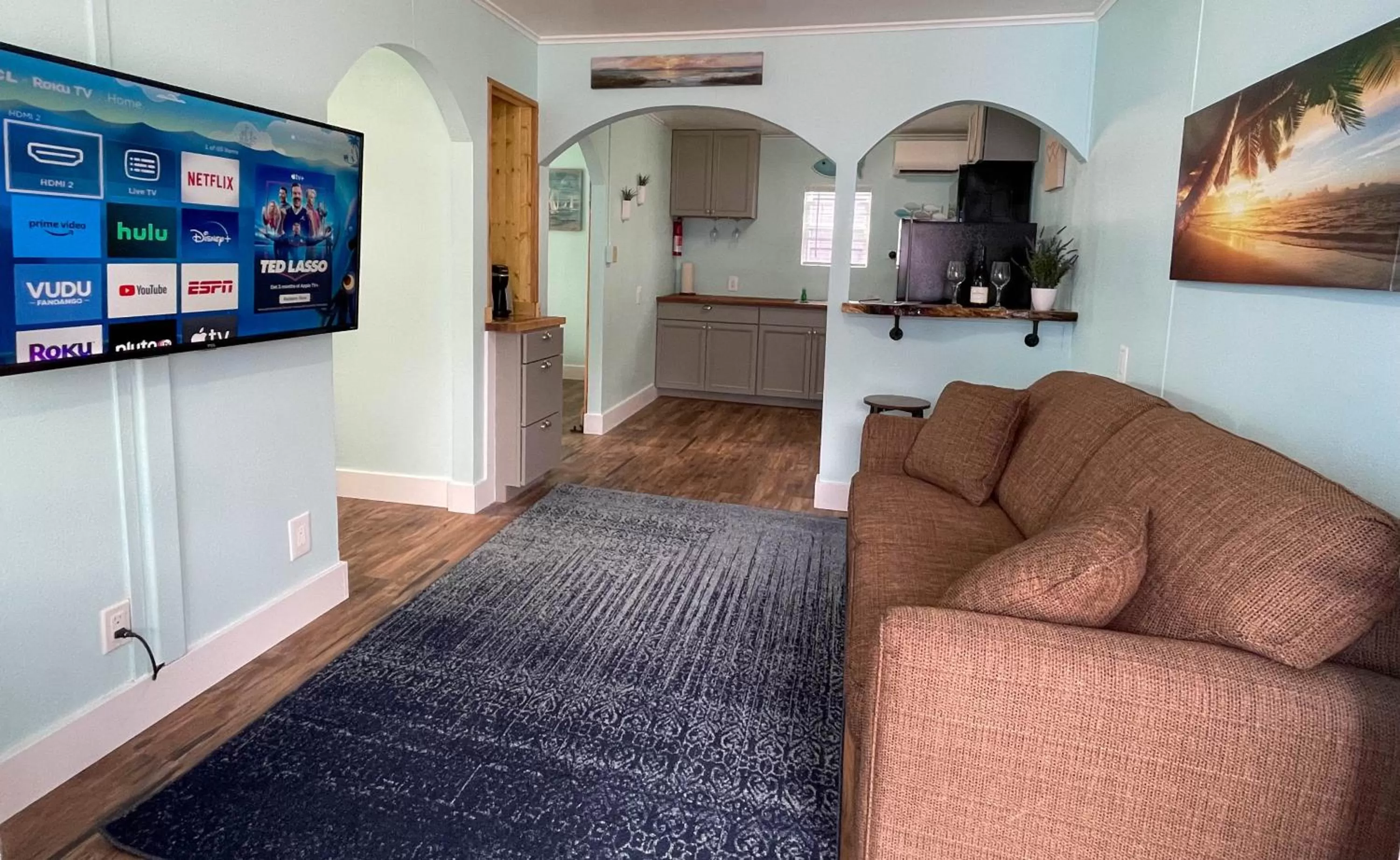 Living room in The Anchorage Motel