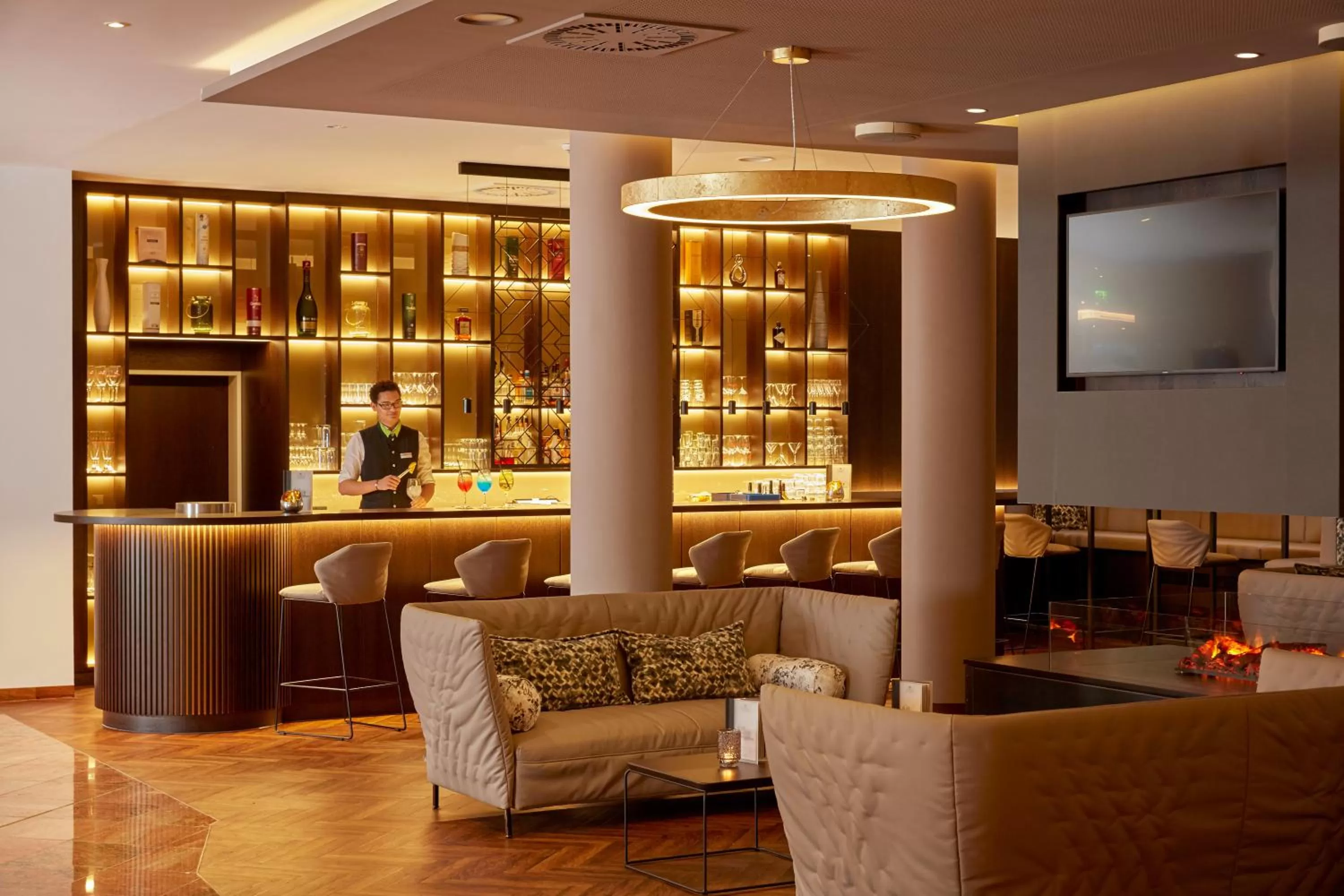 Lounge or bar in H+ Hotel Limes Thermen Aalen