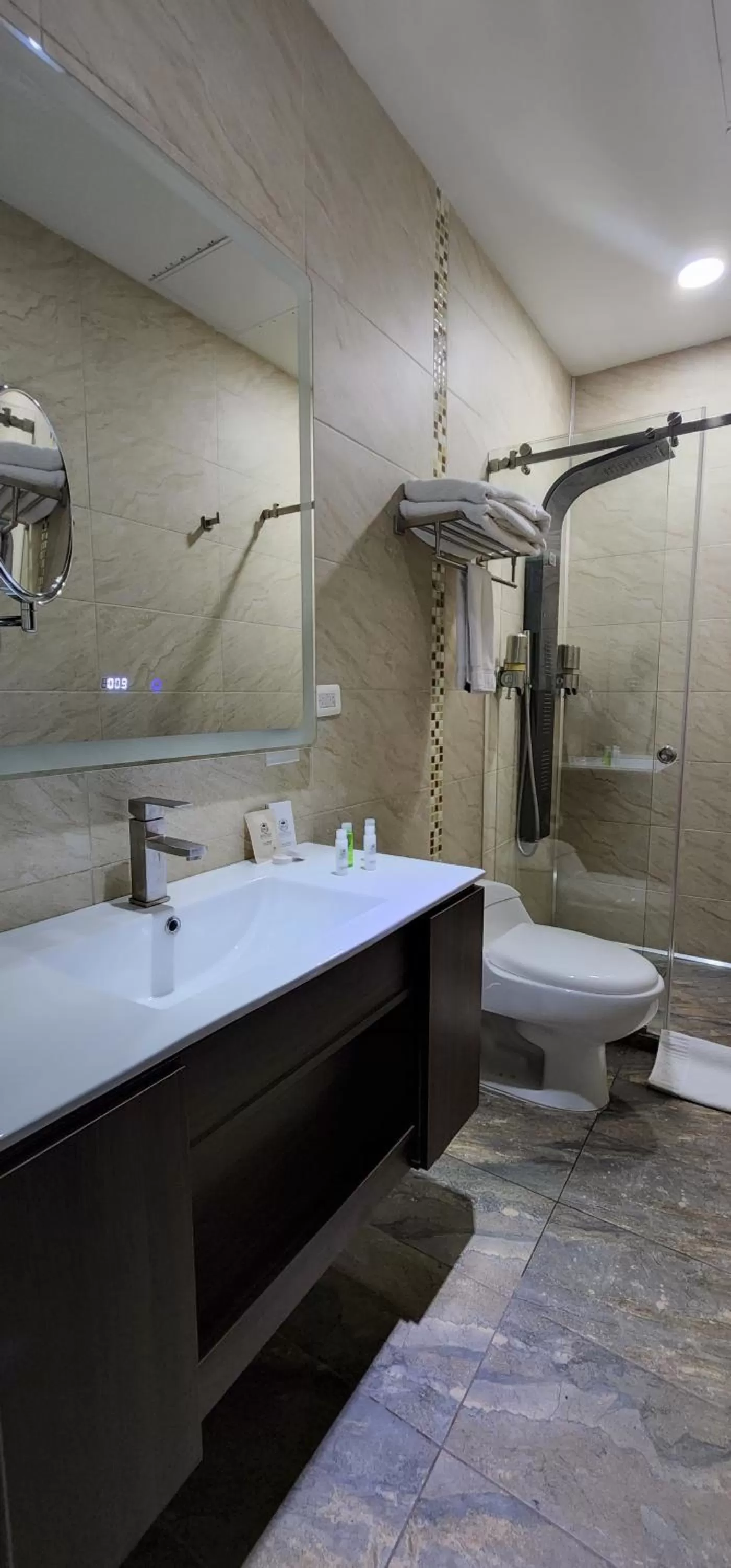 Bathroom in Hotel Real Elim International