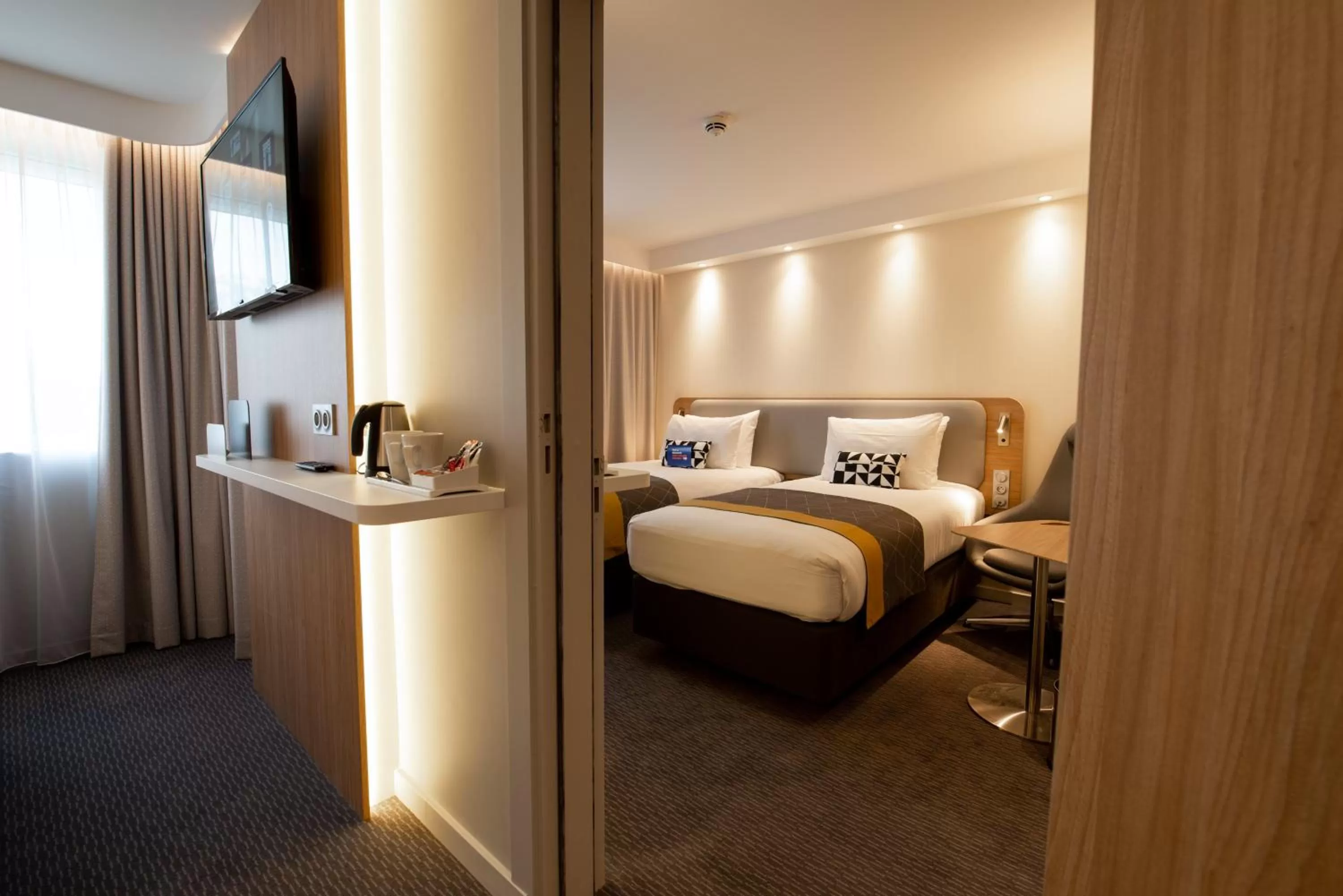 Photo of the whole room, Bed in Holiday Inn Express - Arcachon - La Teste by IHG